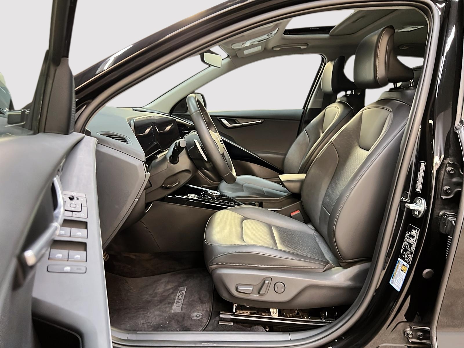 Kia Niro EV WAVE CUIR TOIT NAV 2025 - image #7