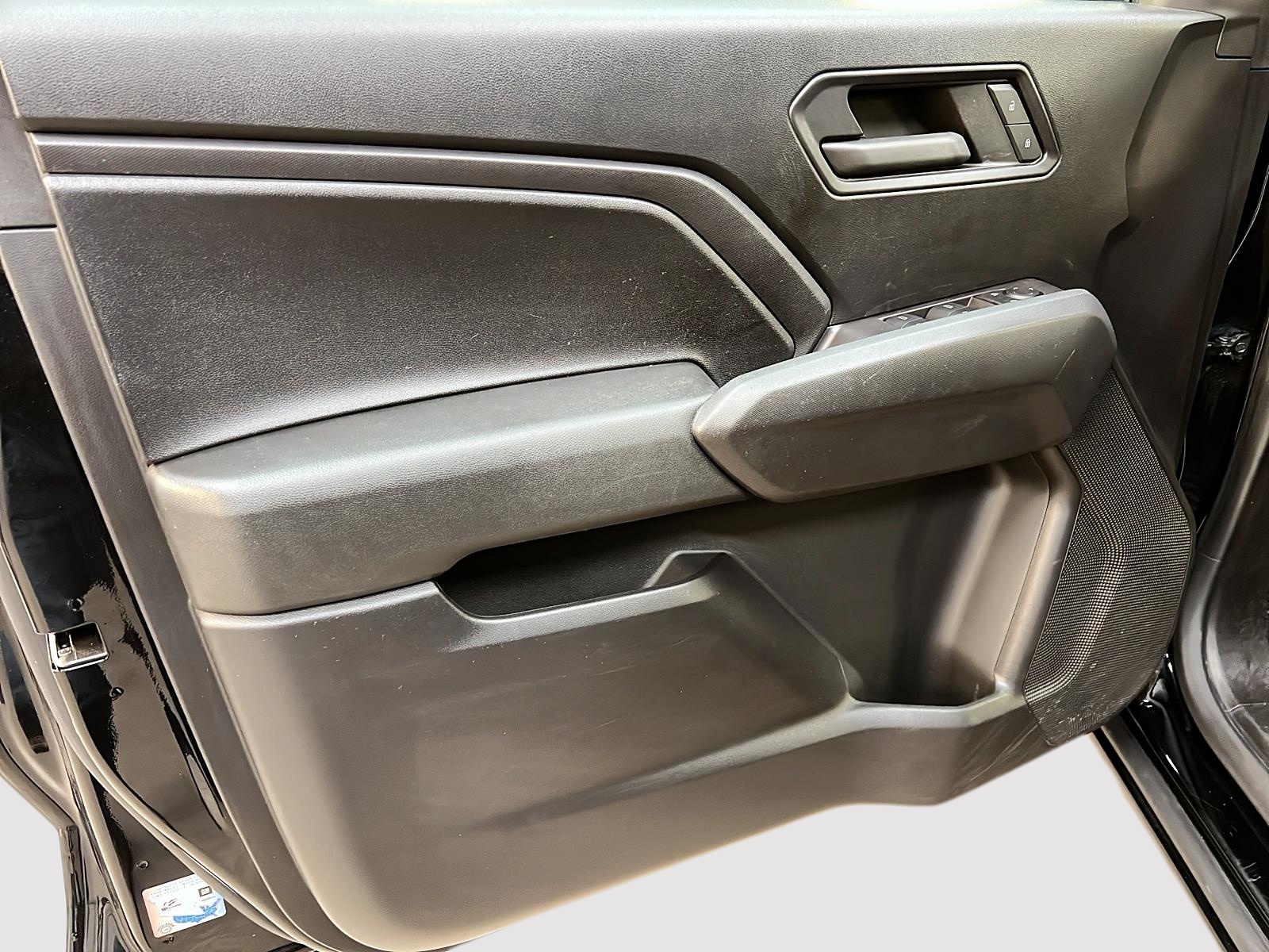 Chevrolet Colorado WT PREFERRED CREW CAB 4X4 2023 - image #23