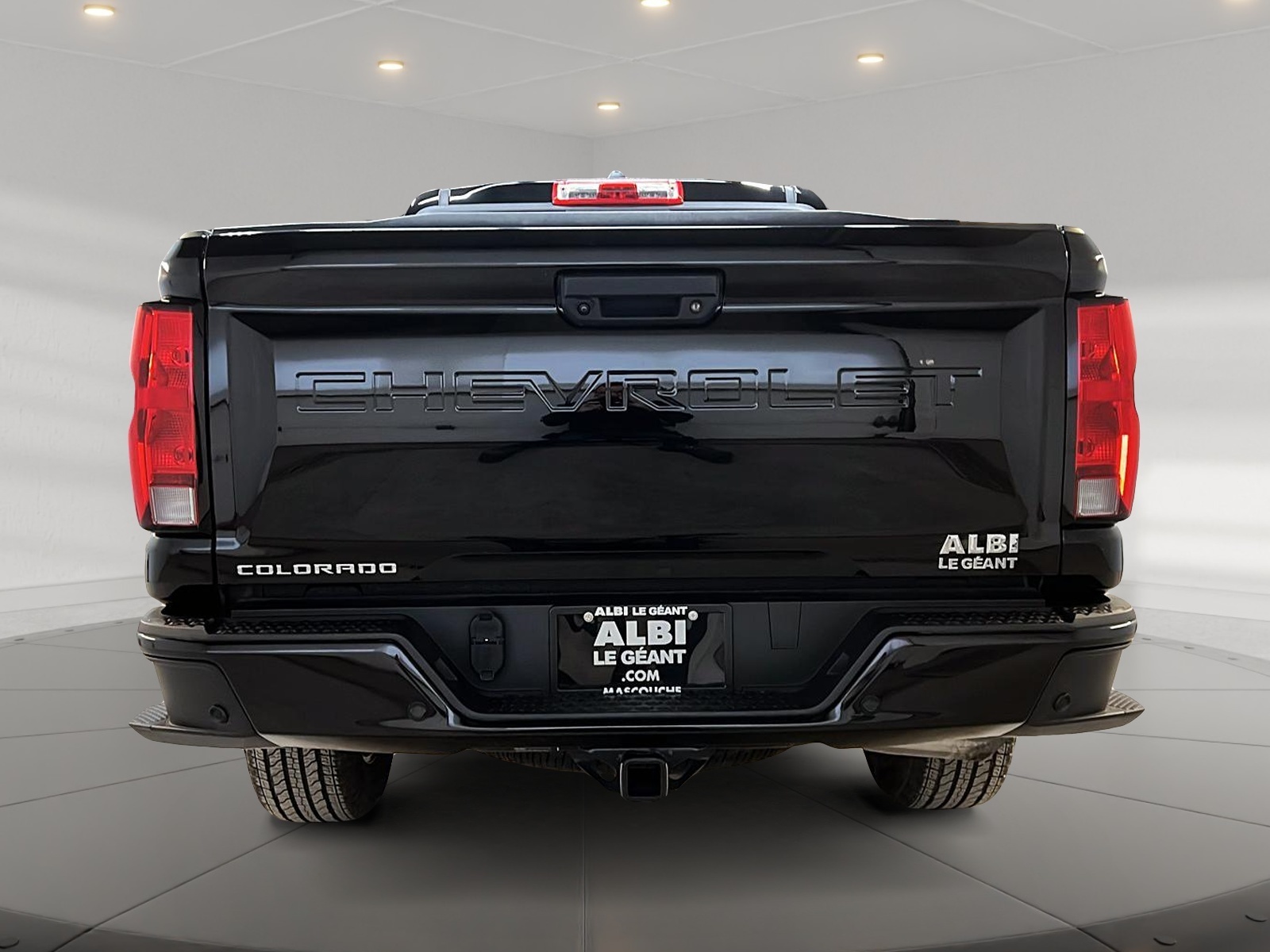 Chevrolet Colorado WT PREFERRED CREW CAB 4X4 2023 - image #5