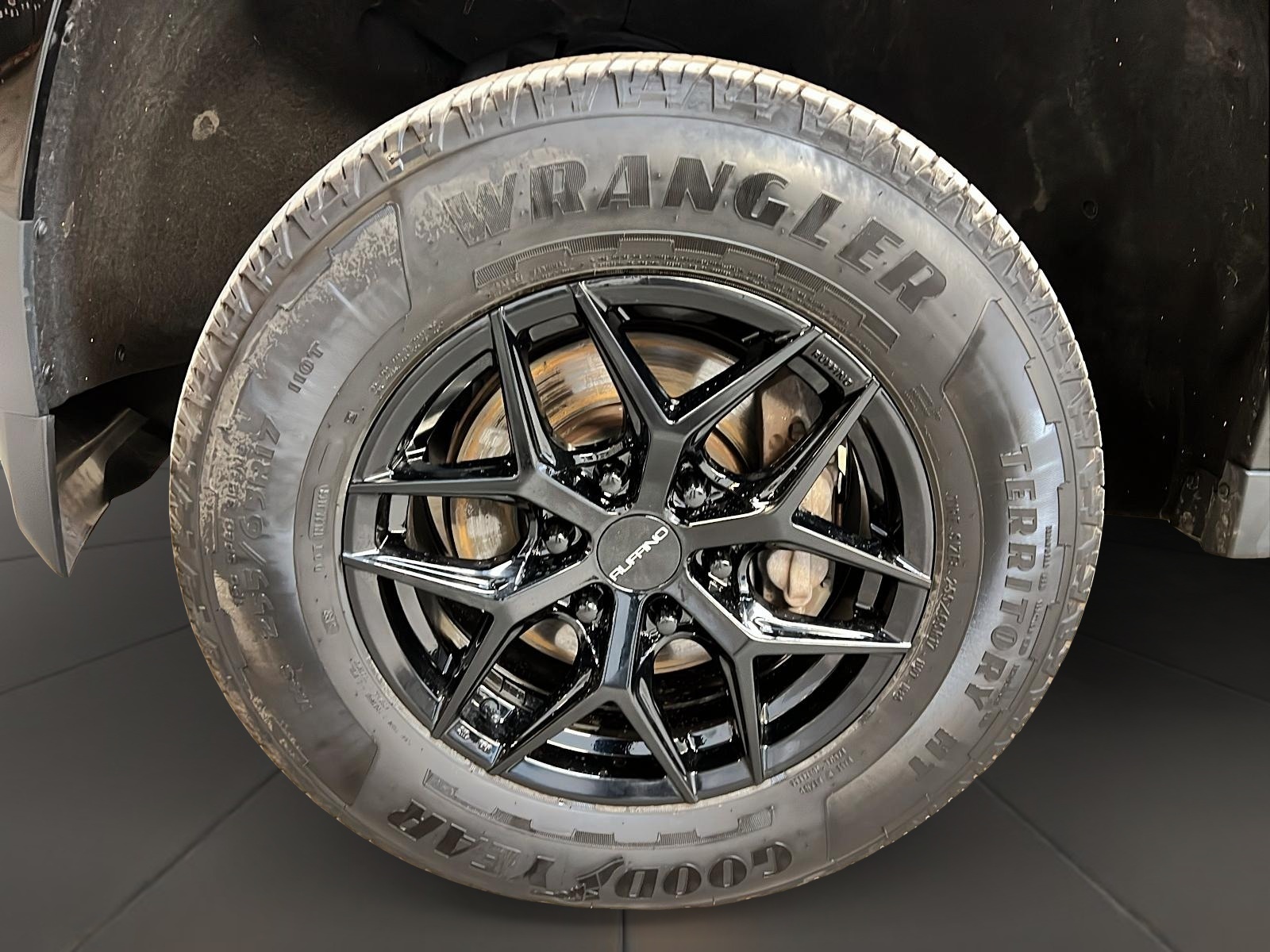 Chevrolet Colorado WT PREFERRED CREW CAB 4X4 2023 - image #28