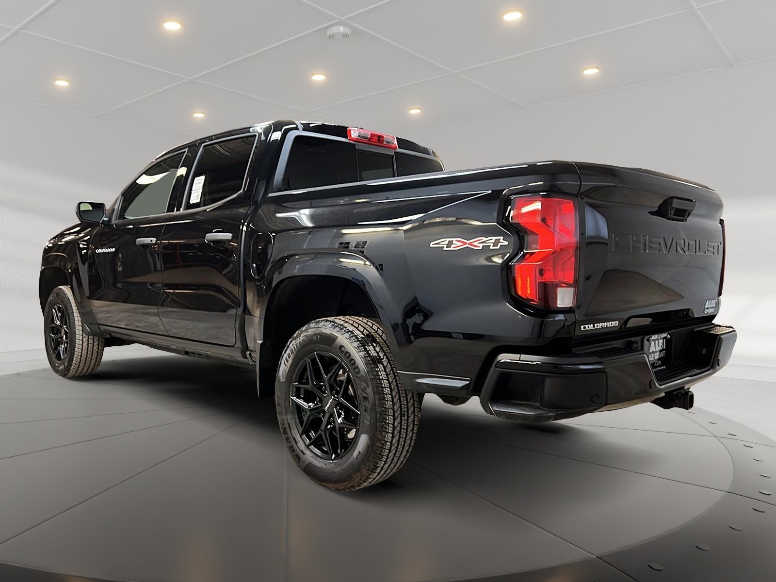 Chevrolet Colorado WT PREFERRED CREW CAB 4X4 2023 - image #6