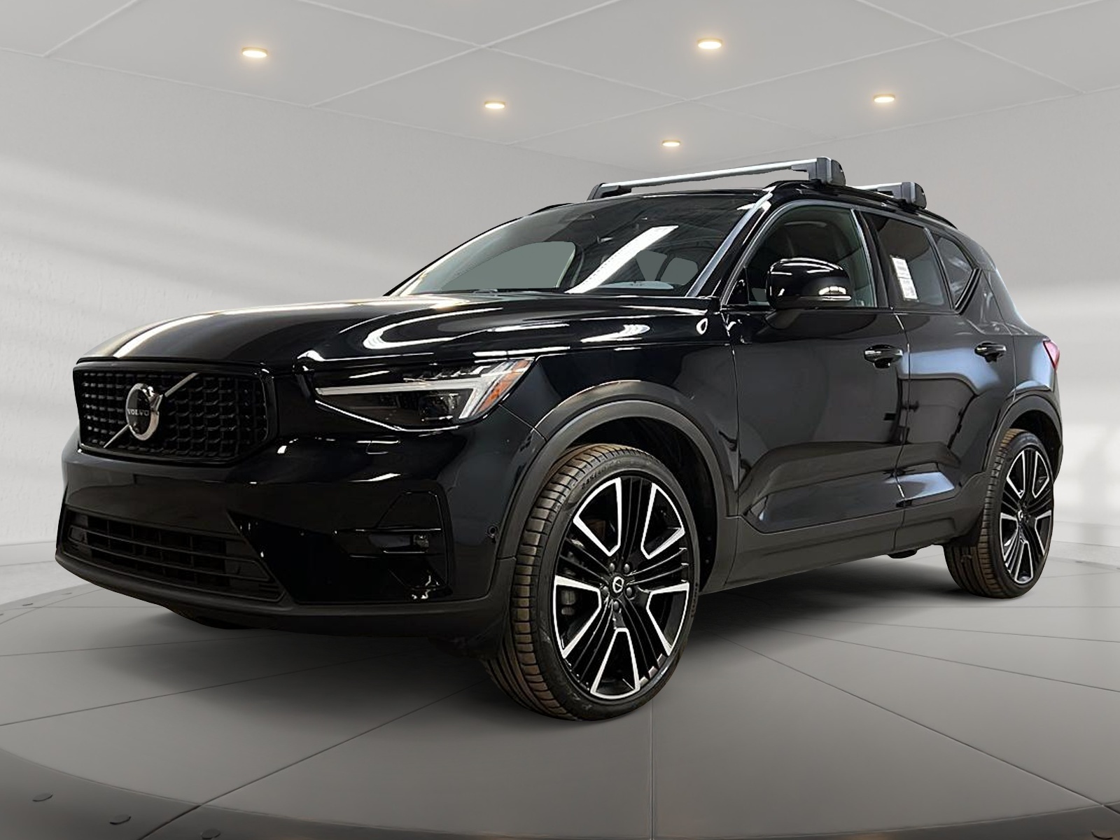 Volvo XC40 B5 ULTIMATE CUIR TOIT PANO NAV 4RM 2024 - image #1