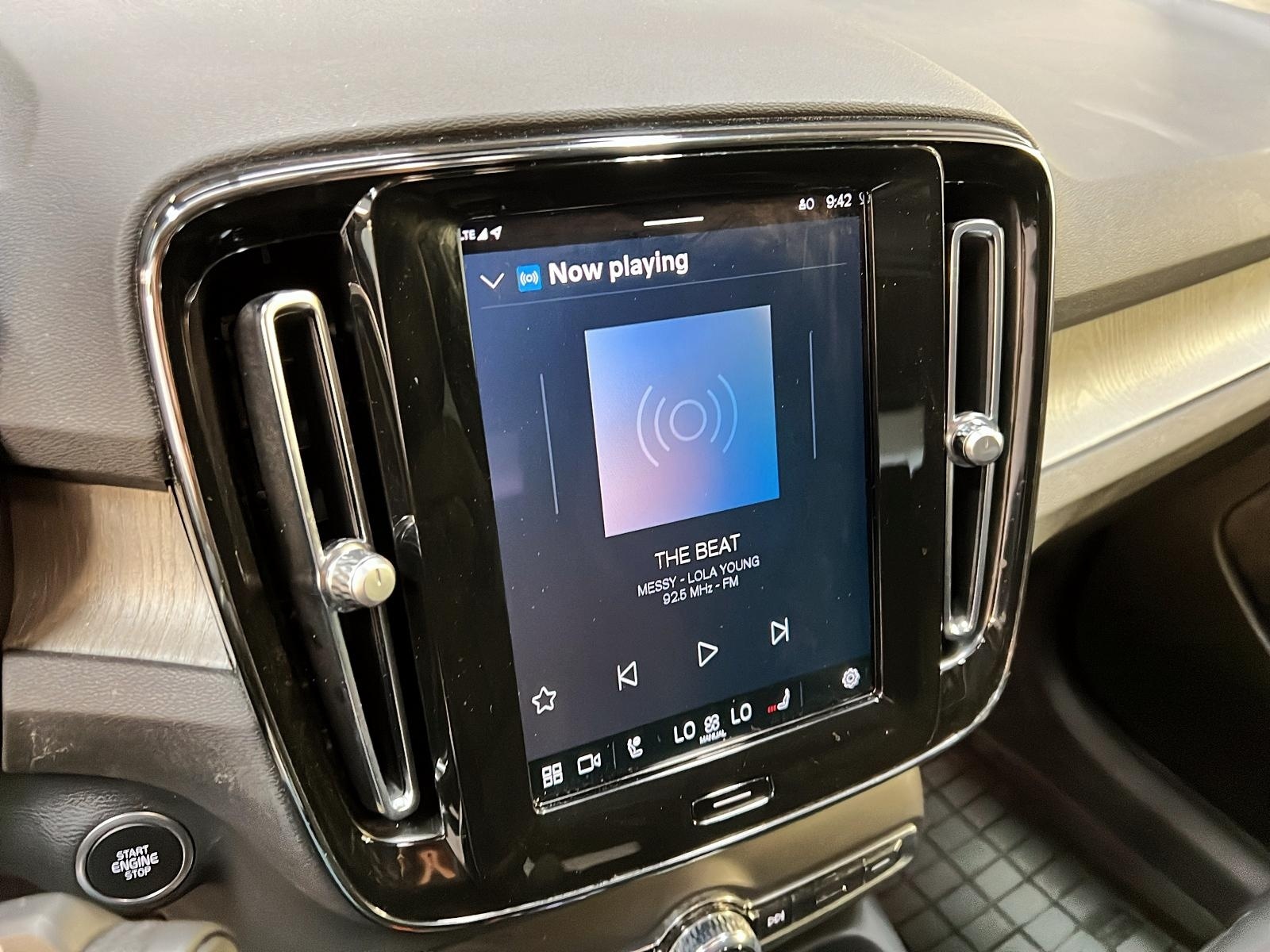 Volvo XC40 B5 ULTIMATE CUIR TOIT PANO NAV 4RM 2024 - image #16