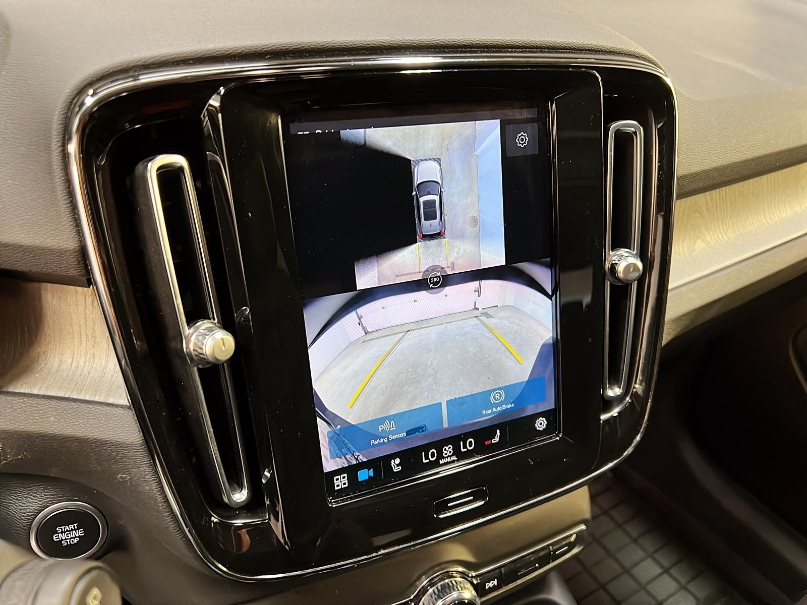 Volvo XC40 B5 ULTIMATE CUIR TOIT PANO NAV 4RM 2024 - image #17