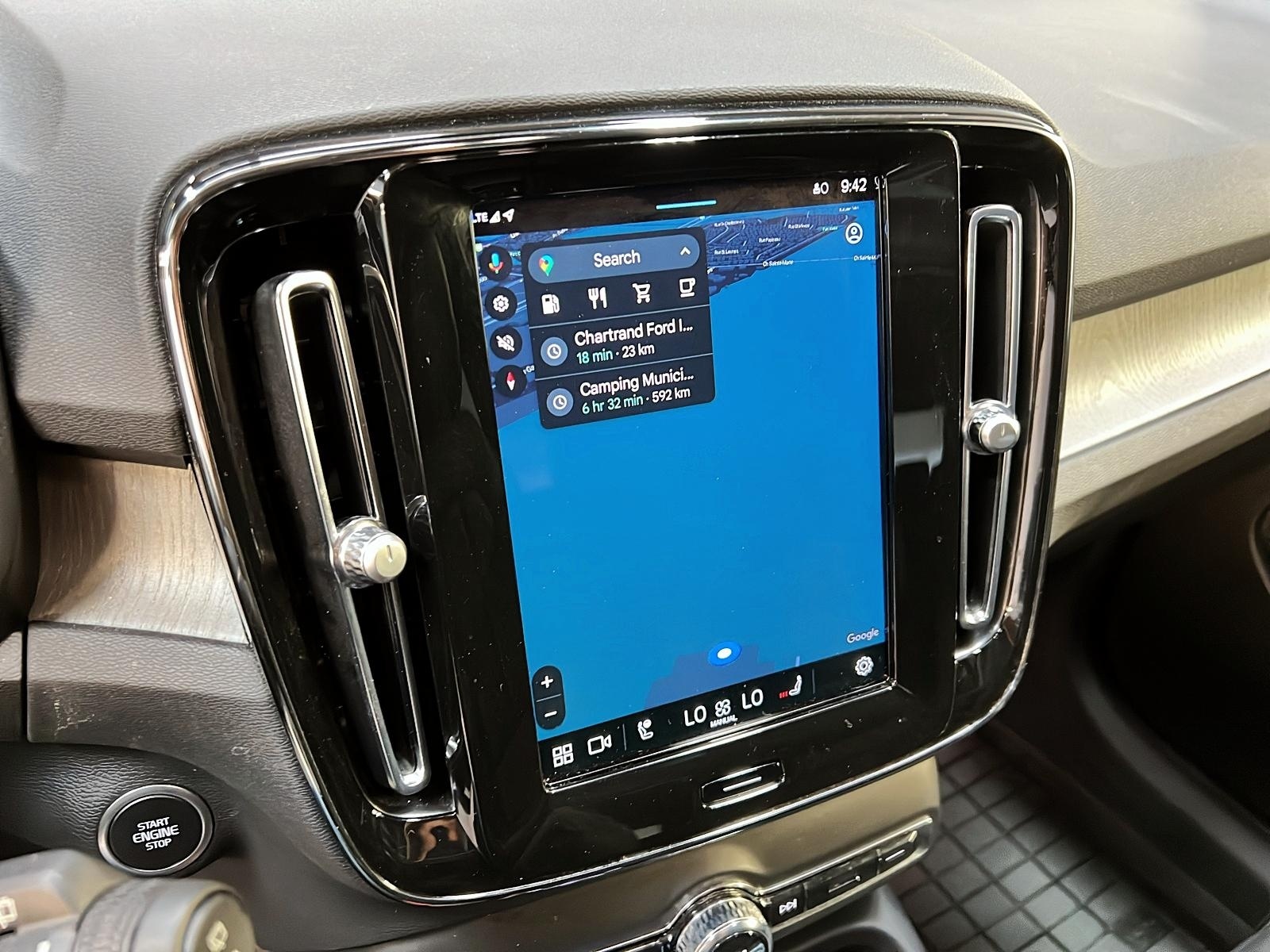 Volvo XC40 B5 ULTIMATE CUIR TOIT PANO NAV 4RM 2024 - image #18