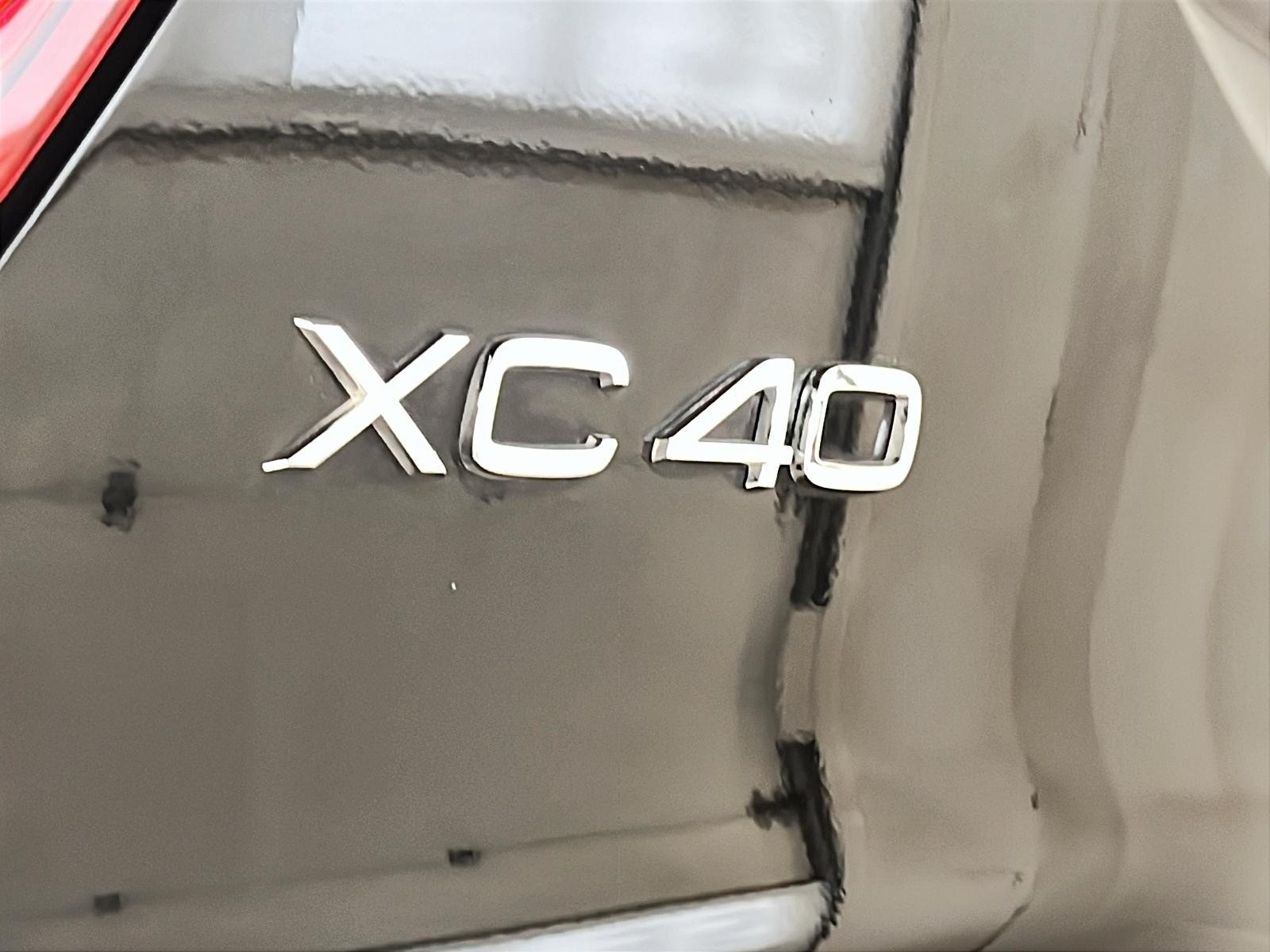 Volvo XC40 B5 ULTIMATE CUIR TOIT PANO NAV 4RM 2024 - image #26