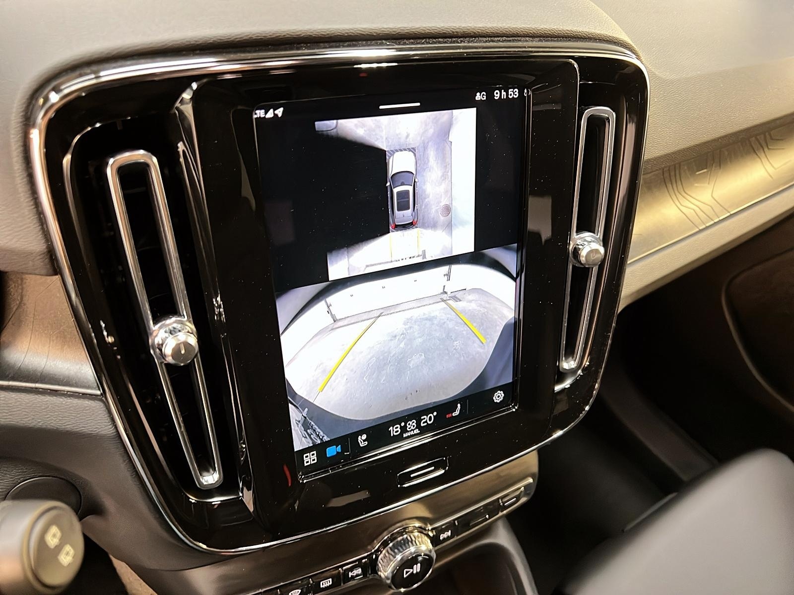 Volvo XC40 2024 - Image #18