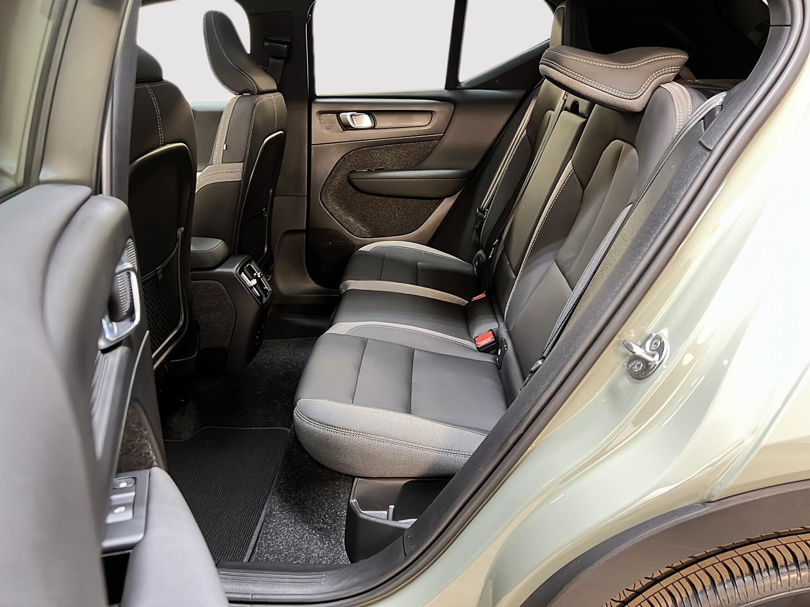 Volvo XC40 2024 - Image #9