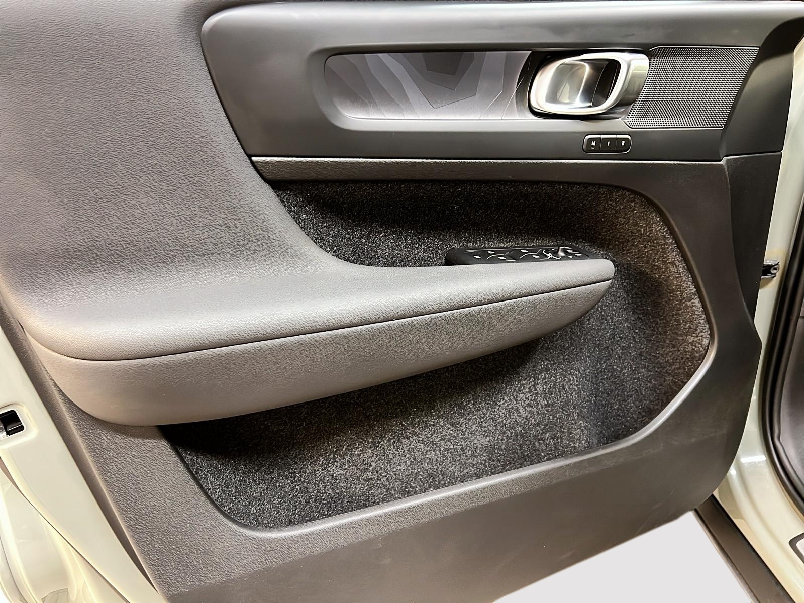 Volvo XC40 2024 - Image #24