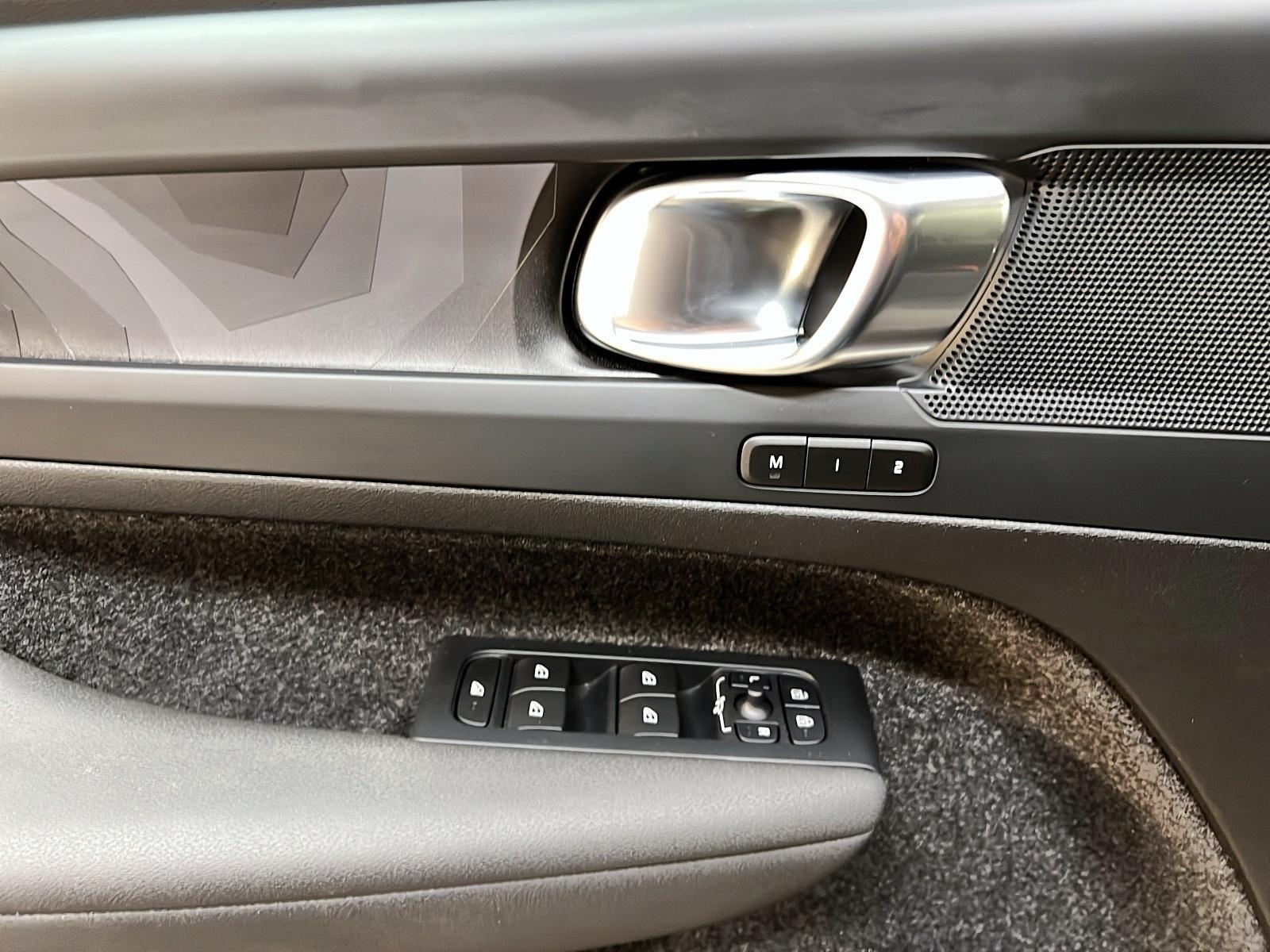 Volvo XC40 2024 - Image #23