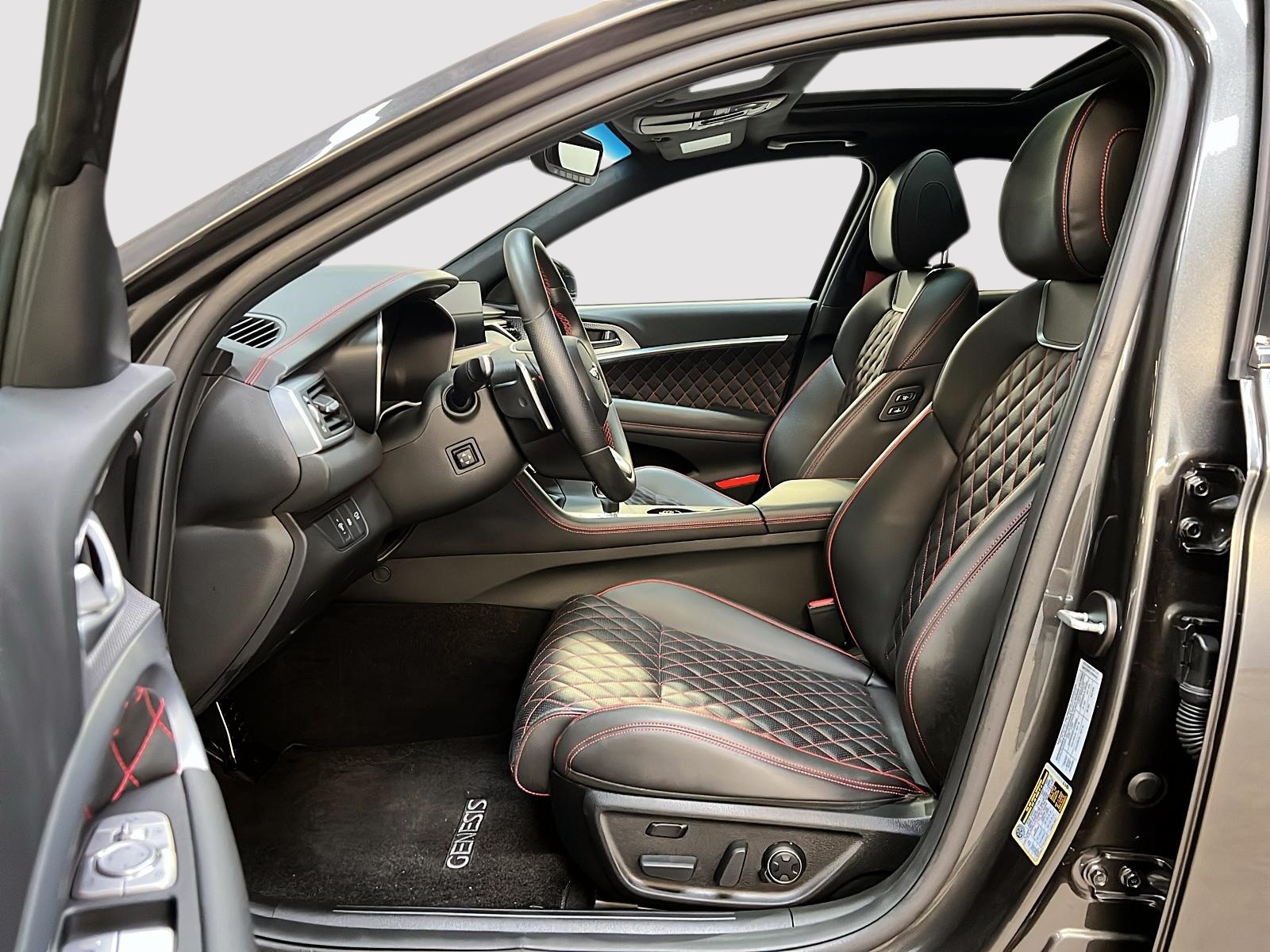 Genesis G70 SPORT 3.3T CUIR TOIT NAV 4RM 2023 - image #7