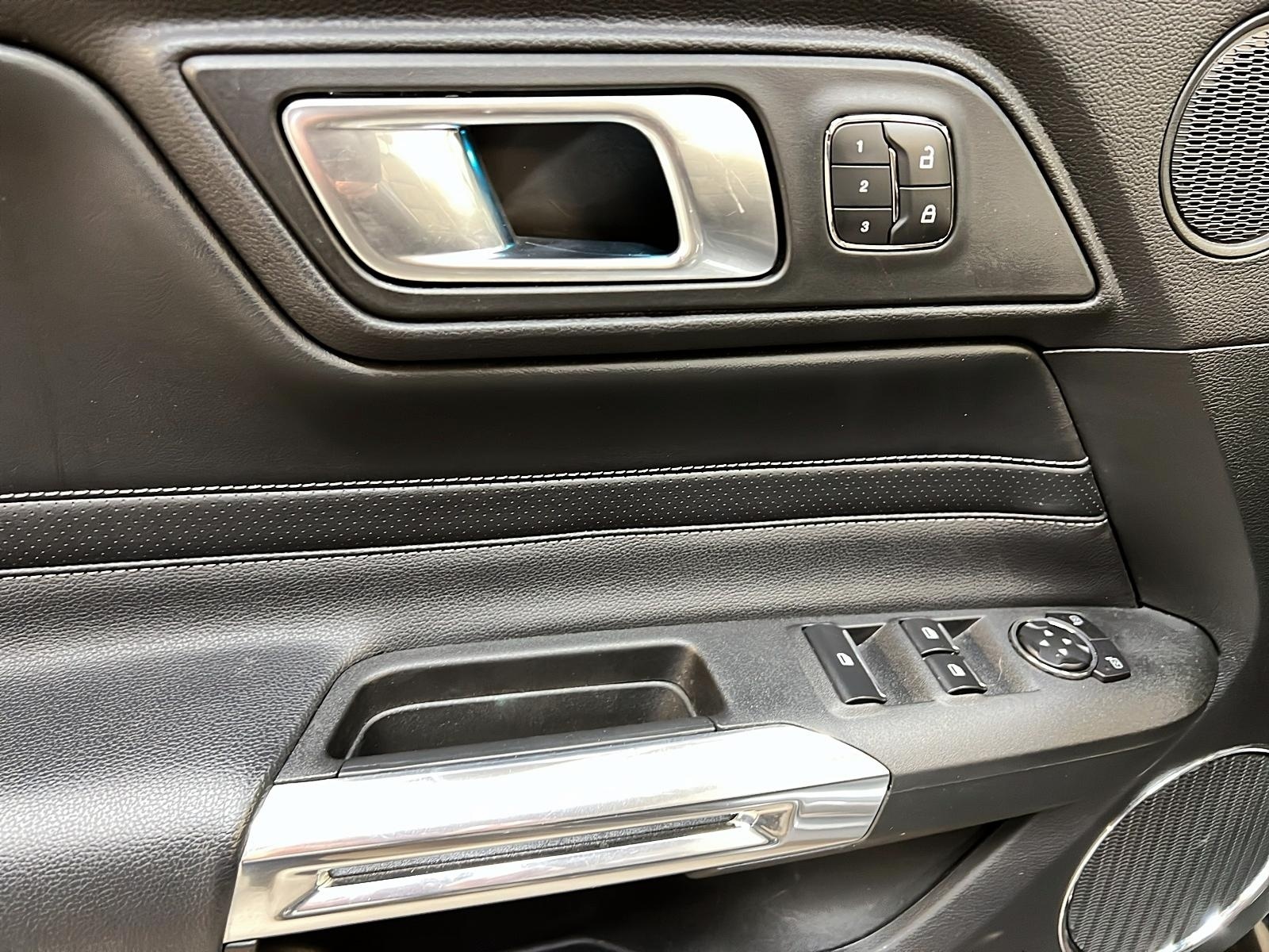 Ford Mustang ECO PREMIUM CONVERTIBLE CUIR NAV 2020 - image #25