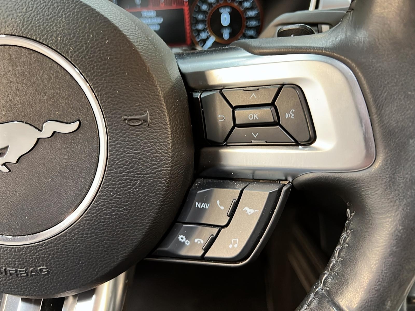 Ford Mustang ECO PREMIUM CONVERTIBLE CUIR NAV 2020 - image #22