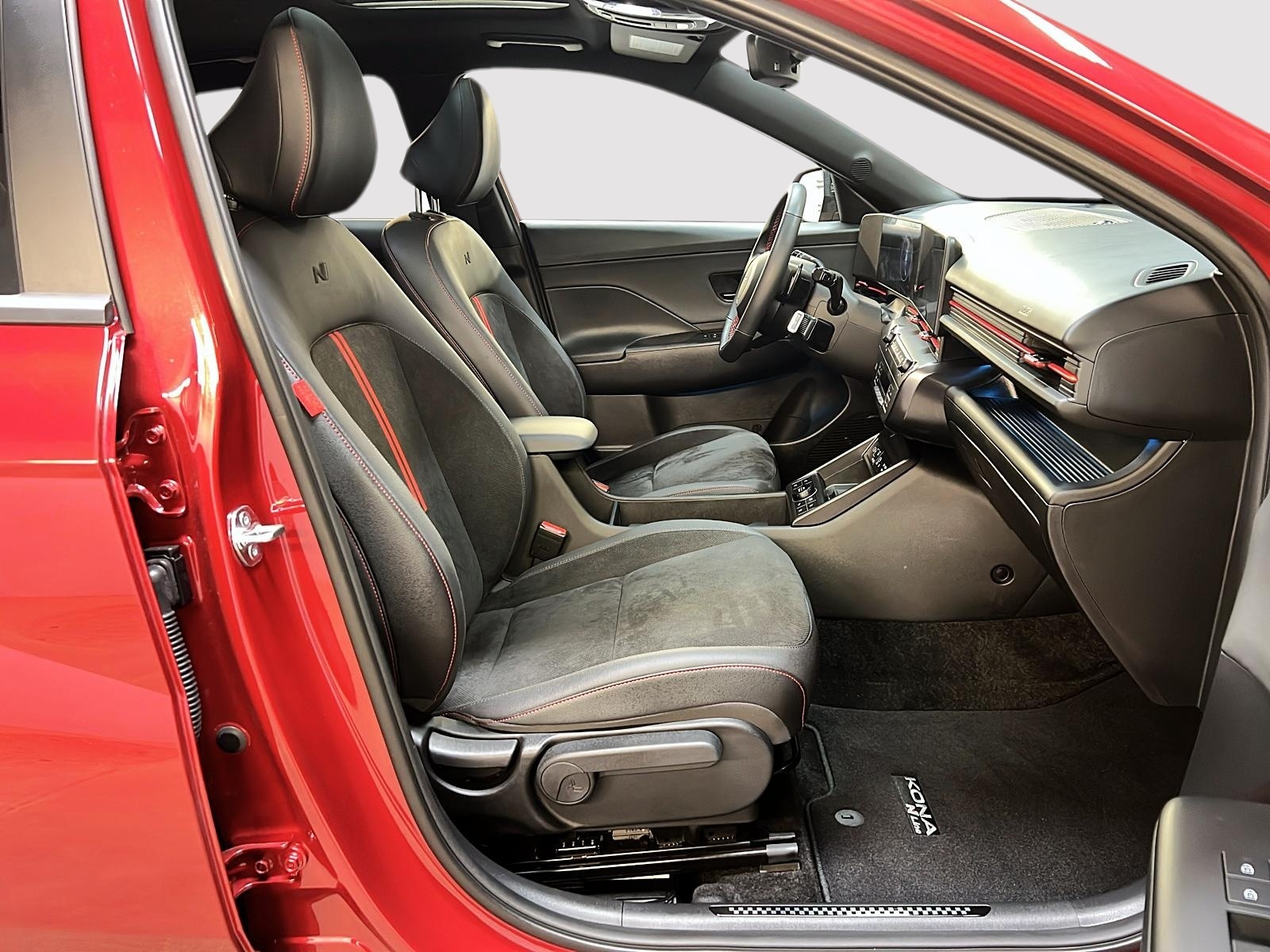 Hyundai Kona N-LINE ULTIMATE 1.6T TOIT NAV 4RM 2025 - image #8