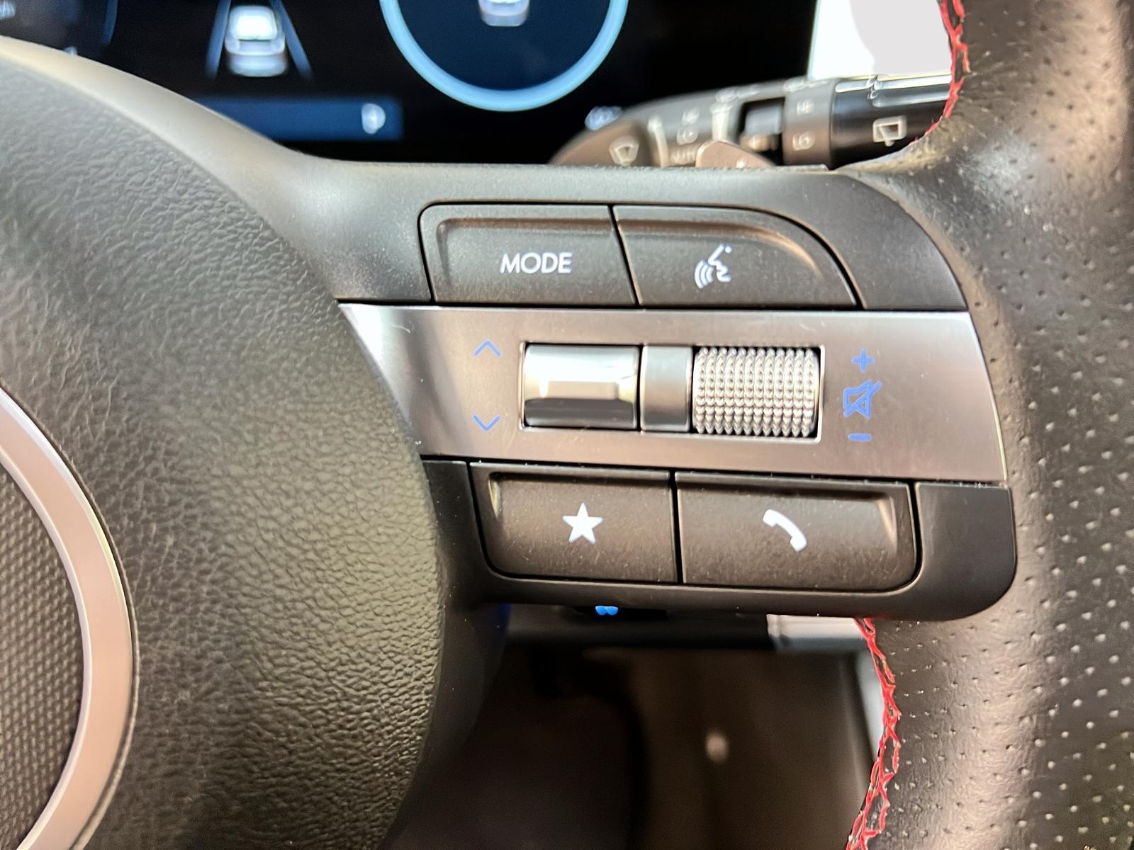 Hyundai Kona N-LINE ULTIMATE 1.6T TOIT NAV 4RM 2025 - image #21