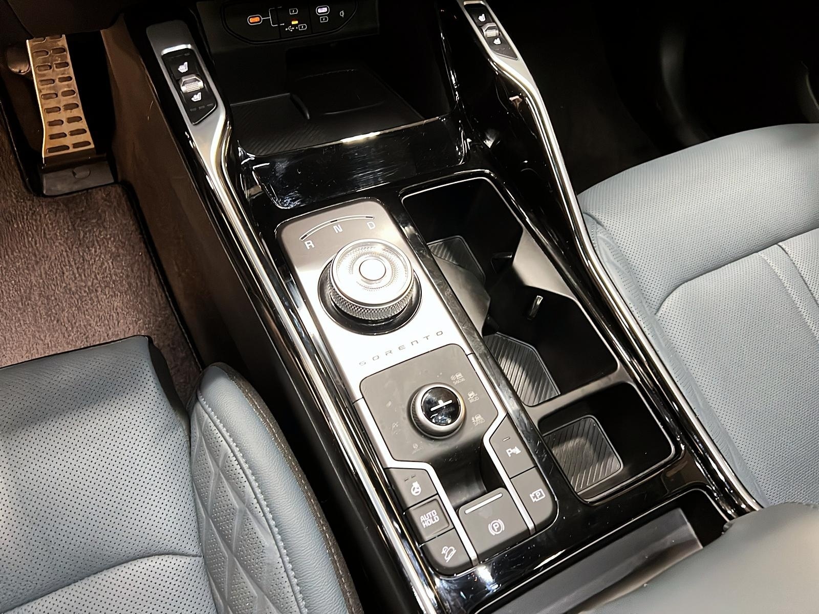 Kia Sorento SX HYBRIDE CUIR TOIT PANO NAV 4RM 2025 - image #16