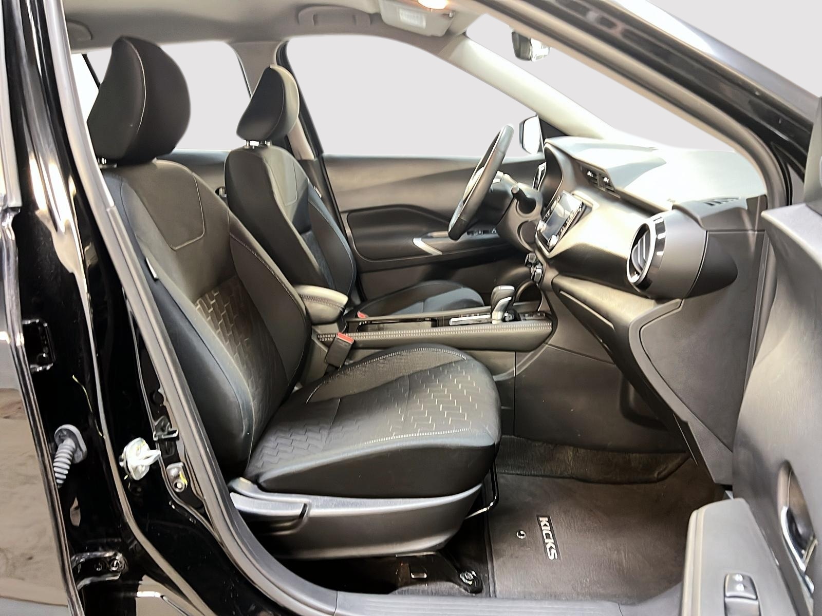 Nissan Kicks SV SPECIAL EDITION 2023 — photo 8