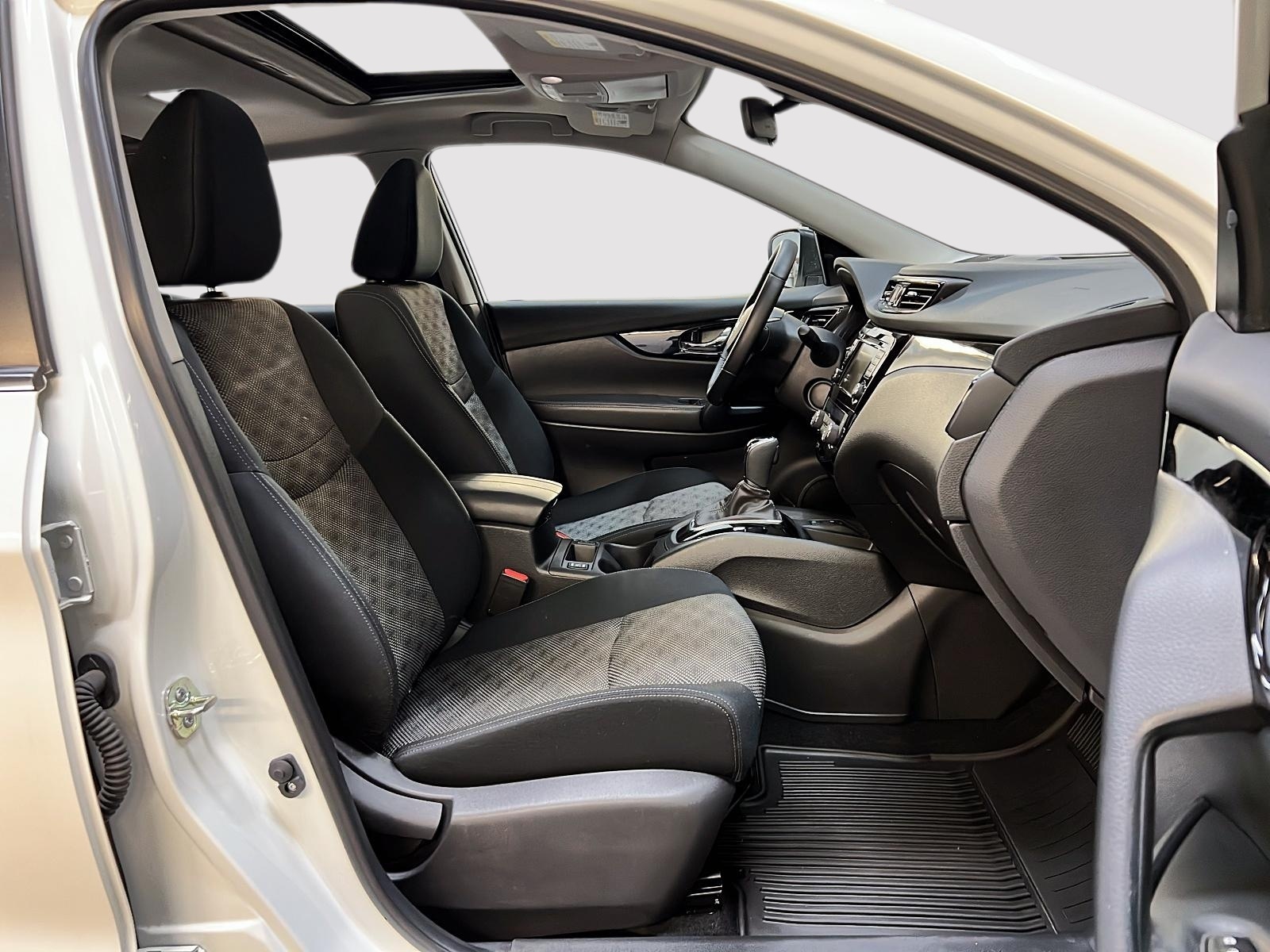 Nissan Qashqai SV TOIT 4RM 2023 — photo 8