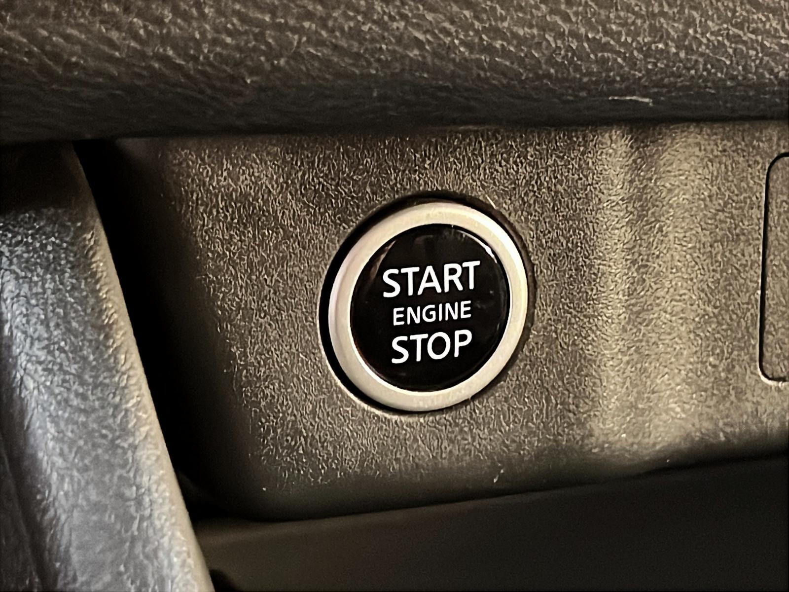 Nissan Rogue 2023 - Image #18