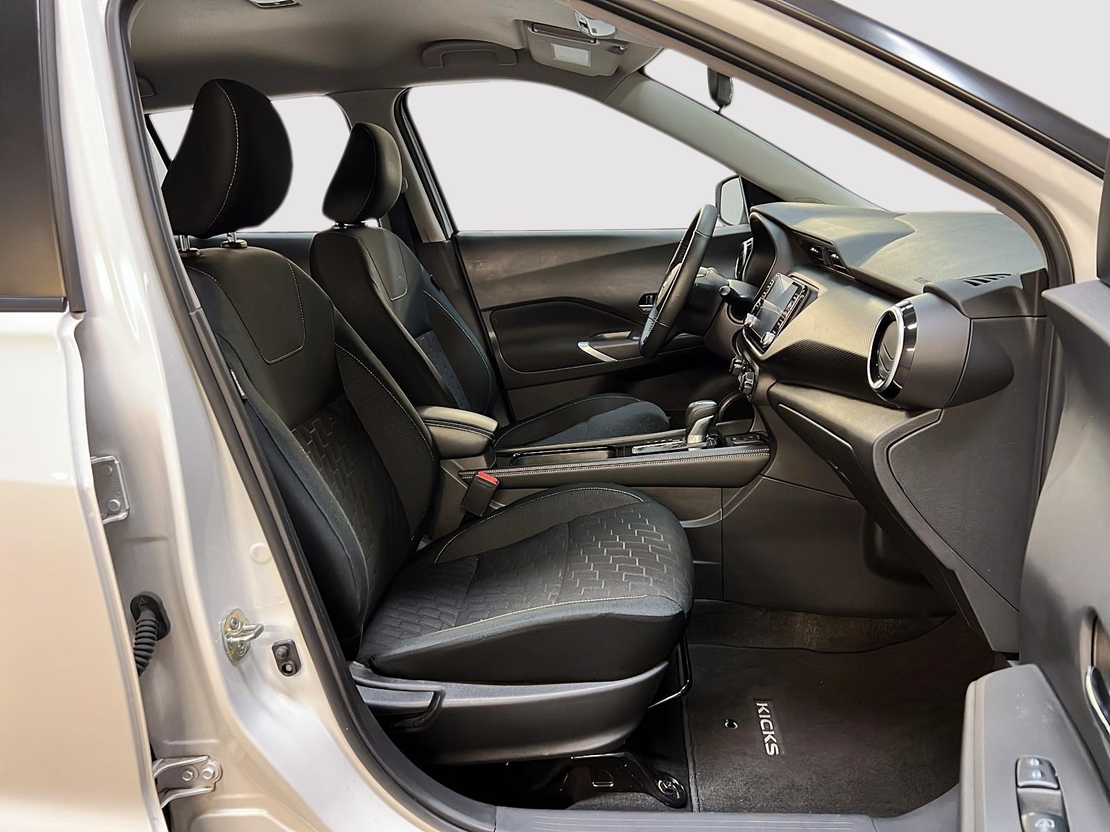 Nissan Kicks SV 2024 — photo 8