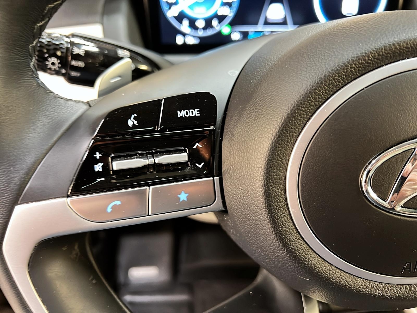 Hyundai Tucson ULTIMATE PHEV CUIR TOIT PANO NAV 4RM 2024 - image #22