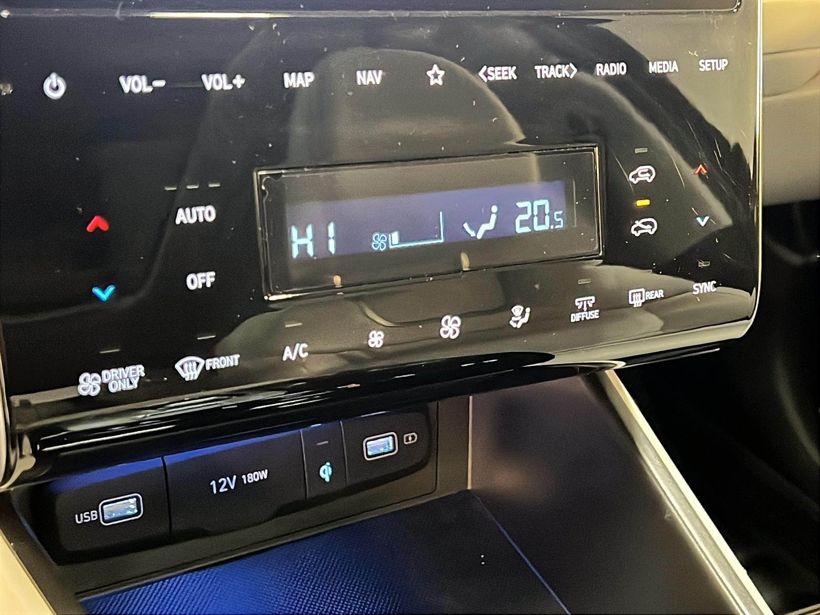 Hyundai Tucson ULTIMATE PHEV CUIR TOIT PANO NAV 4RM 2024 - image #16