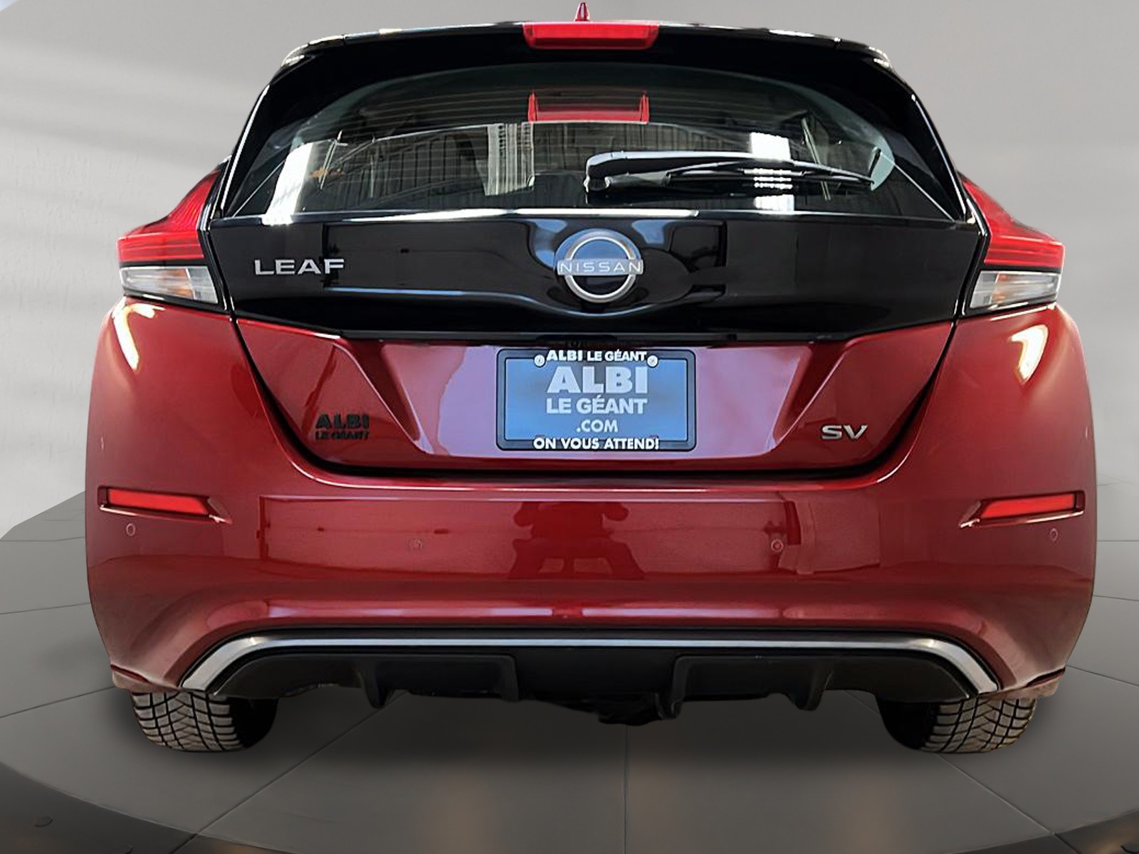Nissan Leaf SV NAV 2023 — photo 5