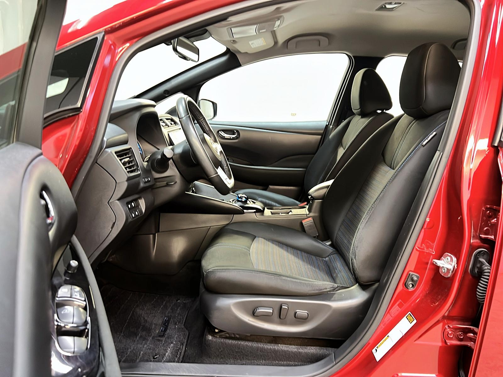 Nissan Leaf SV NAV 2023 — photo 7