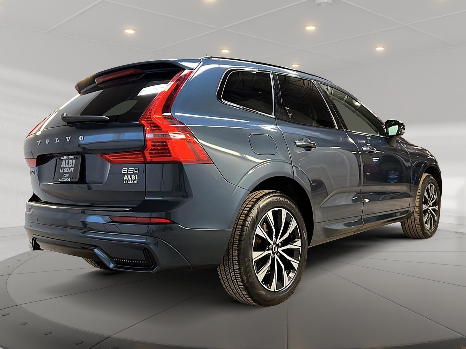 Volvo XC60 B5 CORE CUIR TOIT PANO NAV 4RM 2025 - image #4