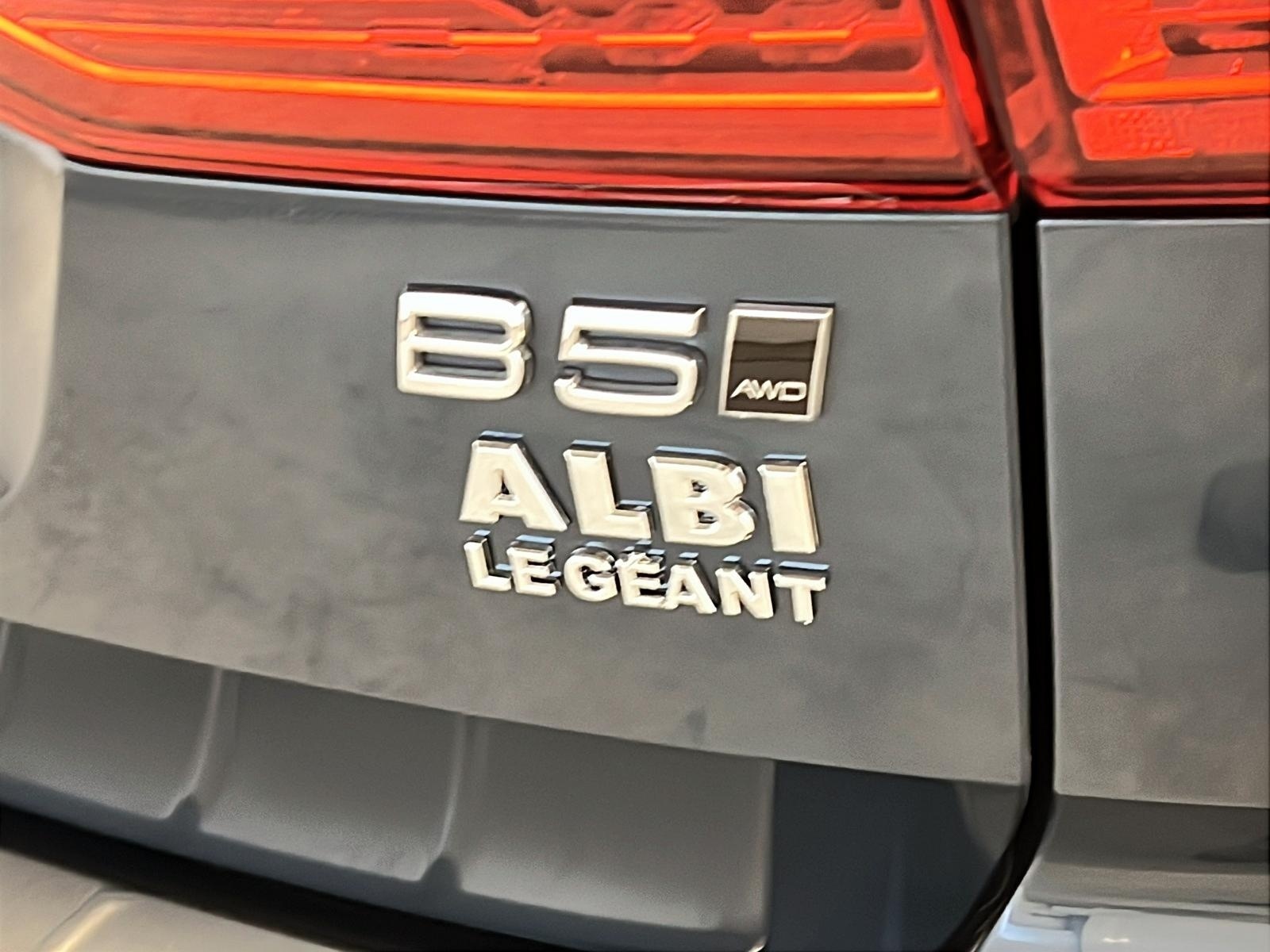 Volvo XC60 B5 CORE CUIR TOIT PANO NAV 4RM 2025 - image #31