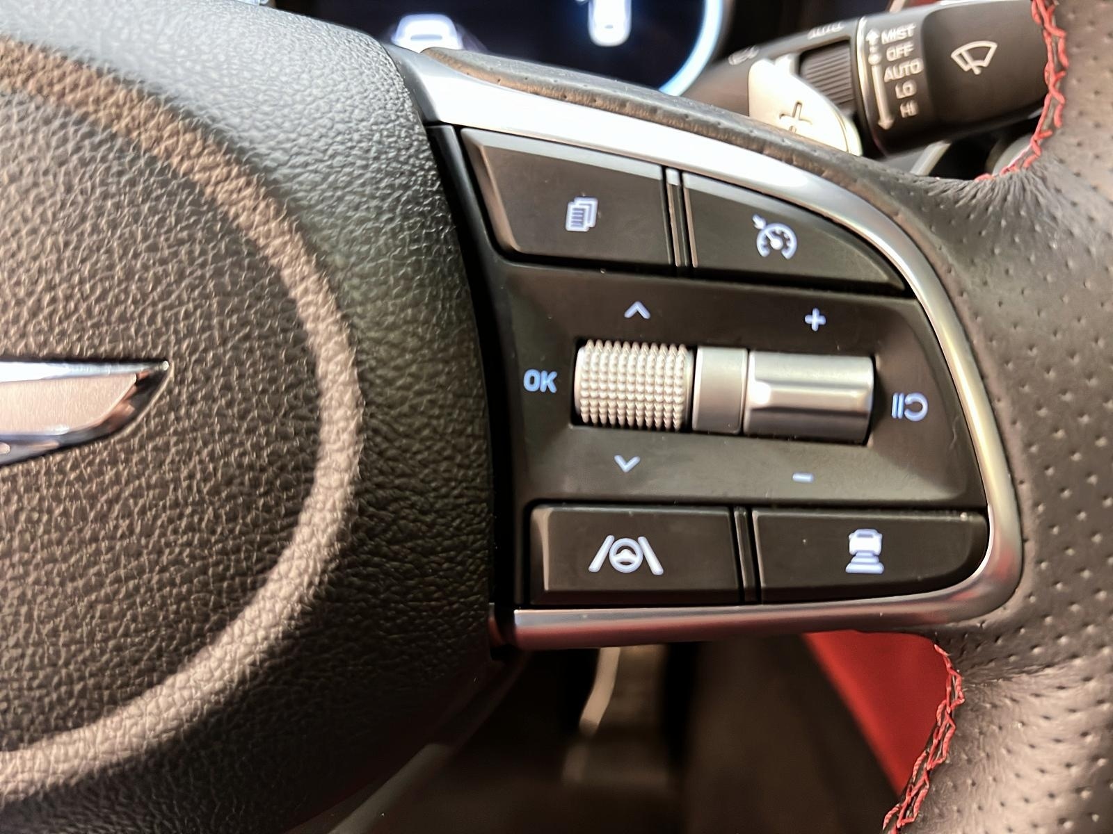 Genesis G70 SPORT 3.3T CUIR TOIT NAV 2023 - image #21