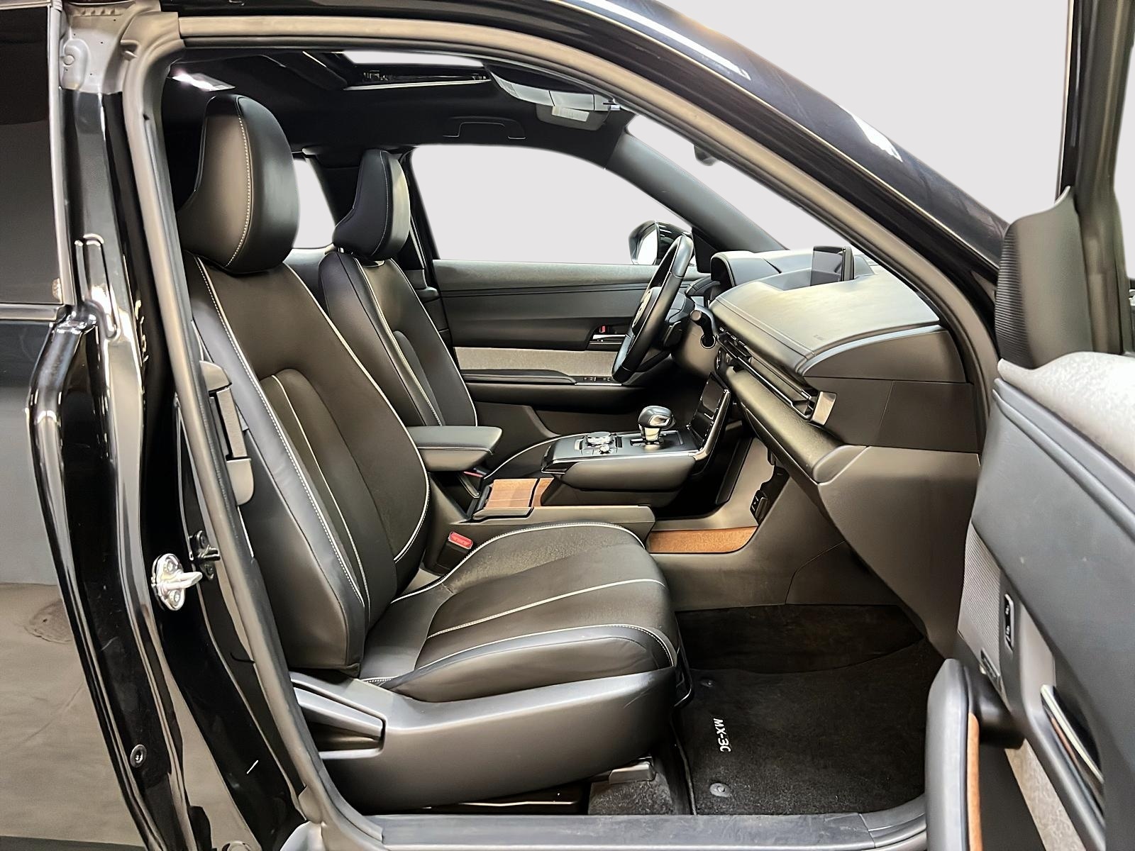 Mazda MX-30 2023 - Image #8