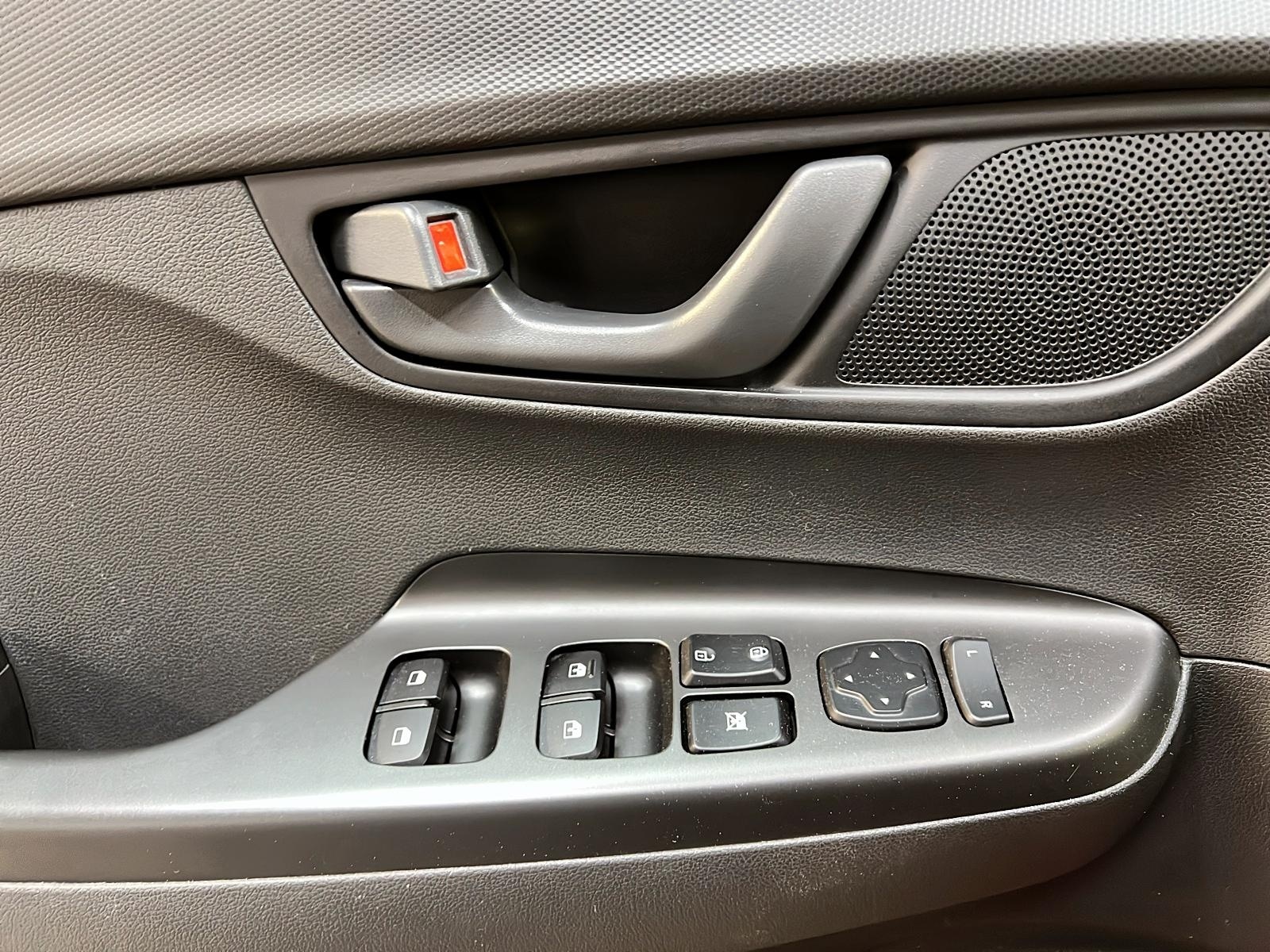 Hyundai Kona PREFERRED 4RM 2021 - image #21