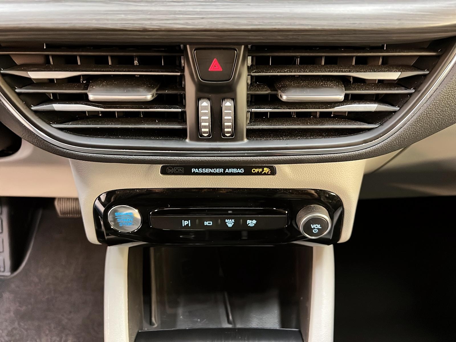 Ford Escape PHEV CUIR TOIT PANO NAV 2024 - image #16