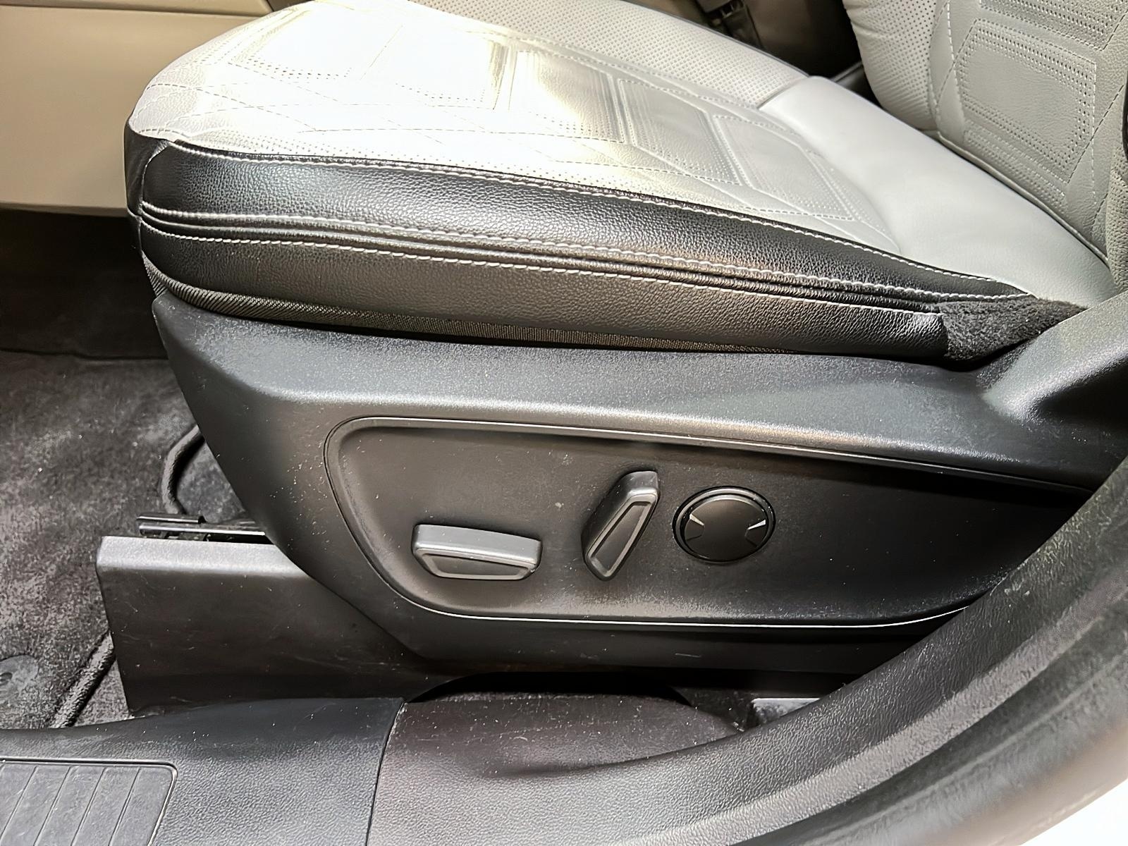 Ford Escape PHEV CUIR TOIT PANO NAV 2024 - image #26