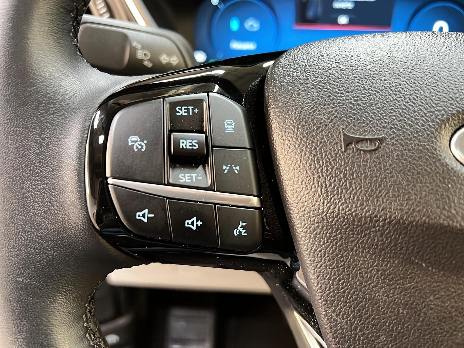 Ford Escape PHEV CUIR TOIT PANO NAV 2024 - image #22