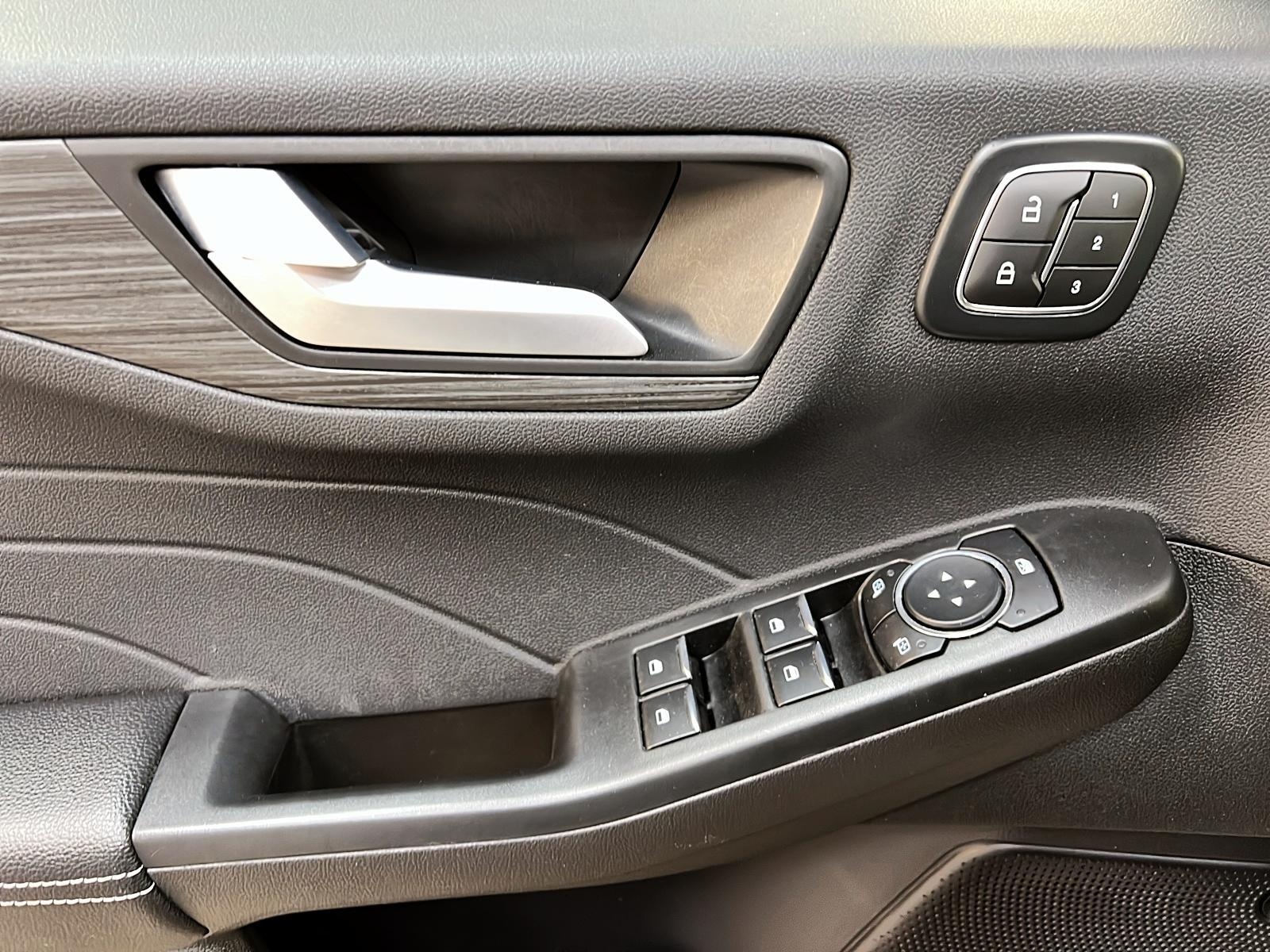 Ford Escape PHEV CUIR TOIT PANO NAV 2024 - image #24