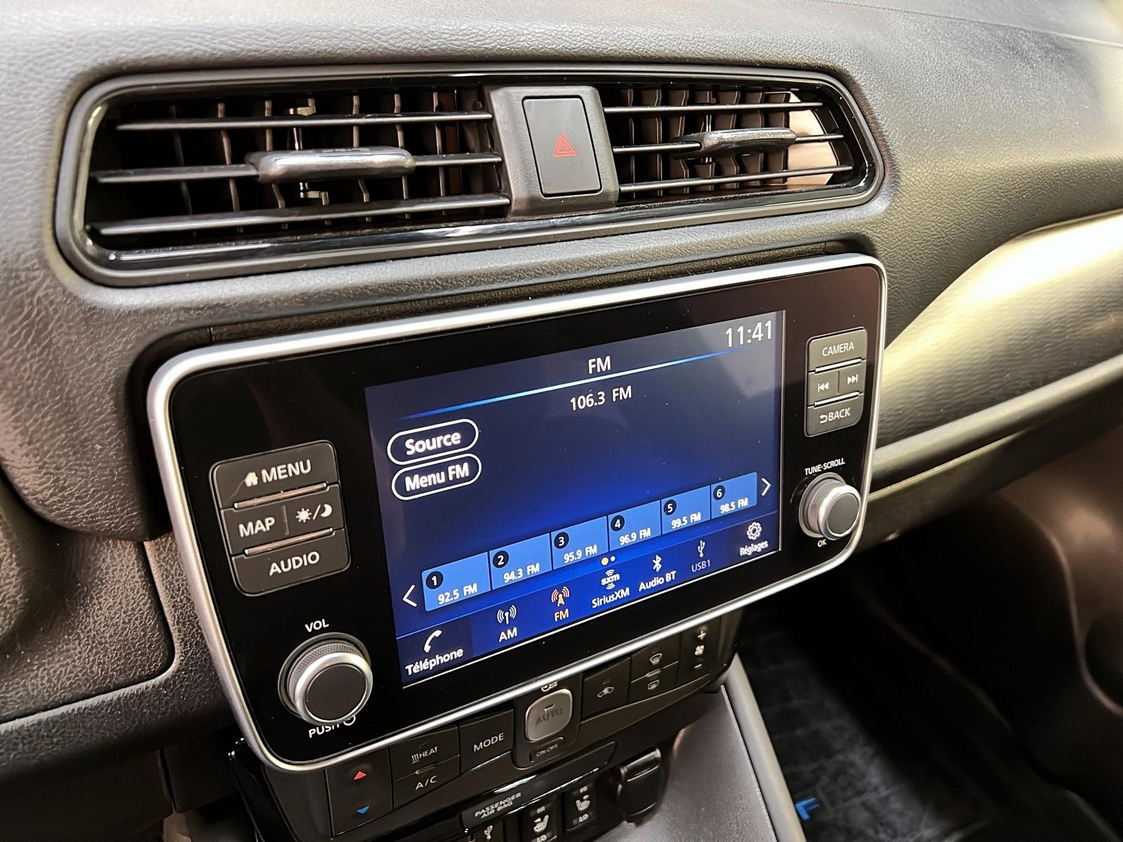 Nissan Leaf SV NAV 2023 - image #15