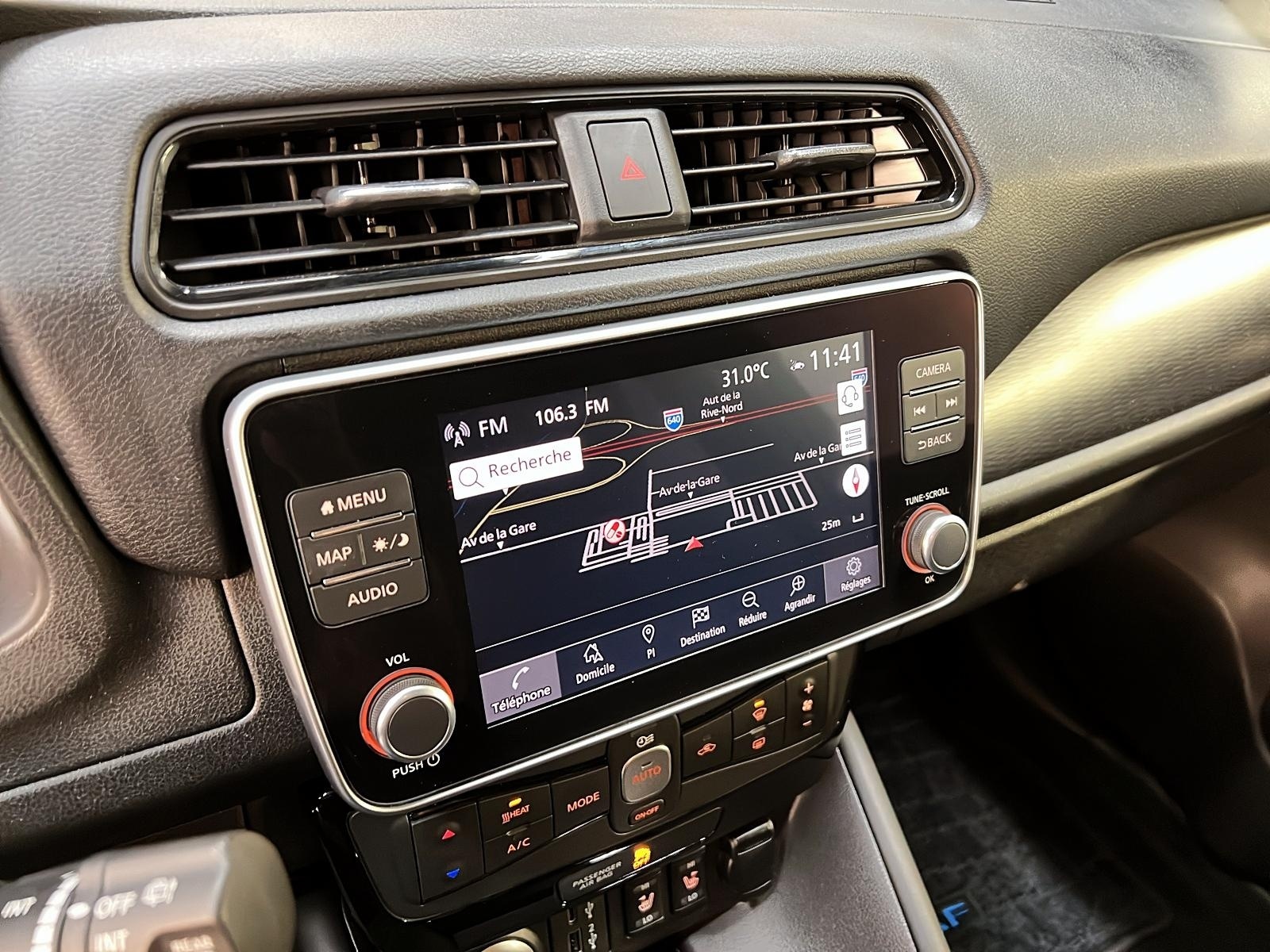 Nissan Leaf SV NAV 2023 - image #17