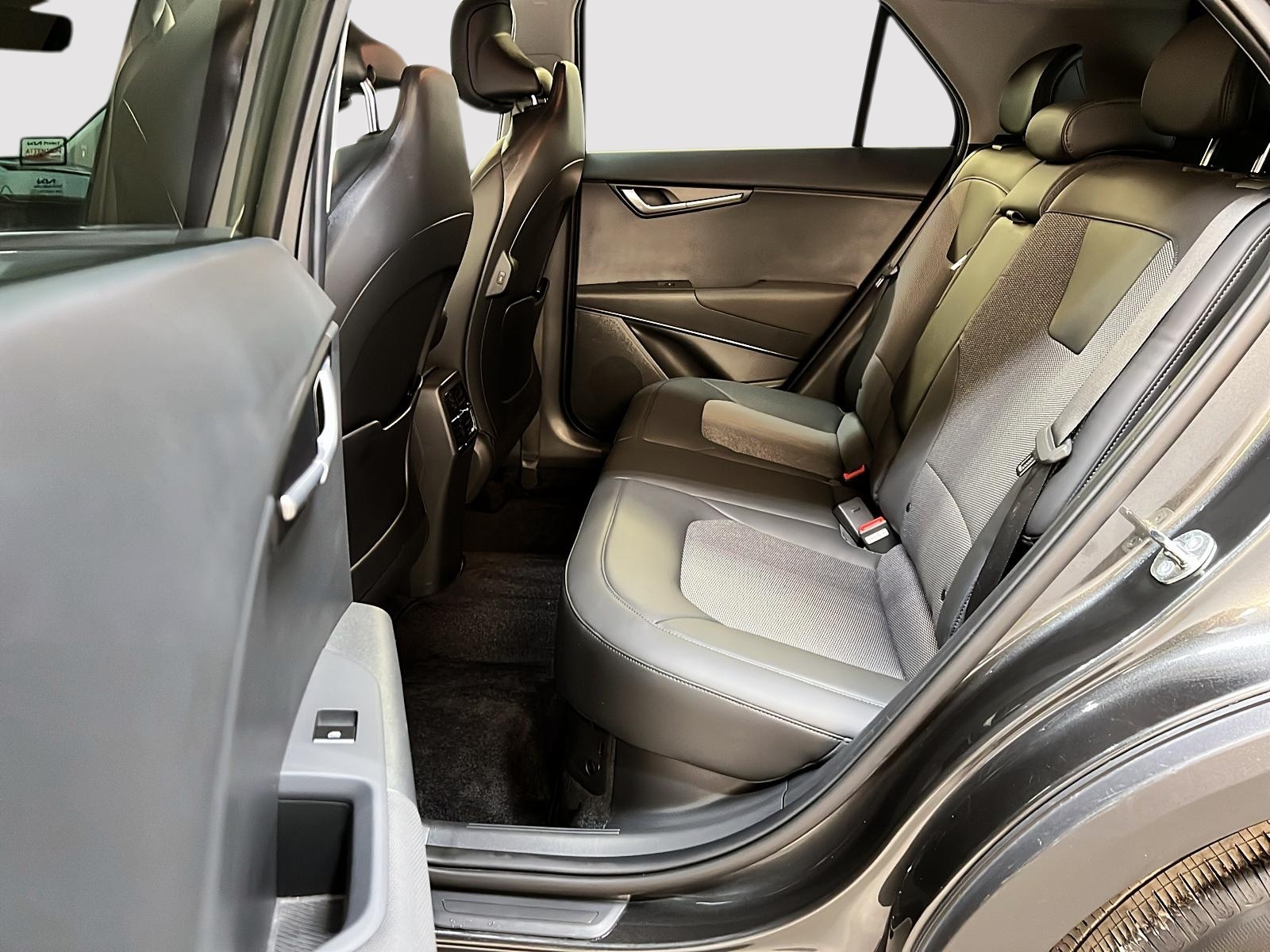 Kia Niro EX HYBRIDE NAV 2023 - image #9