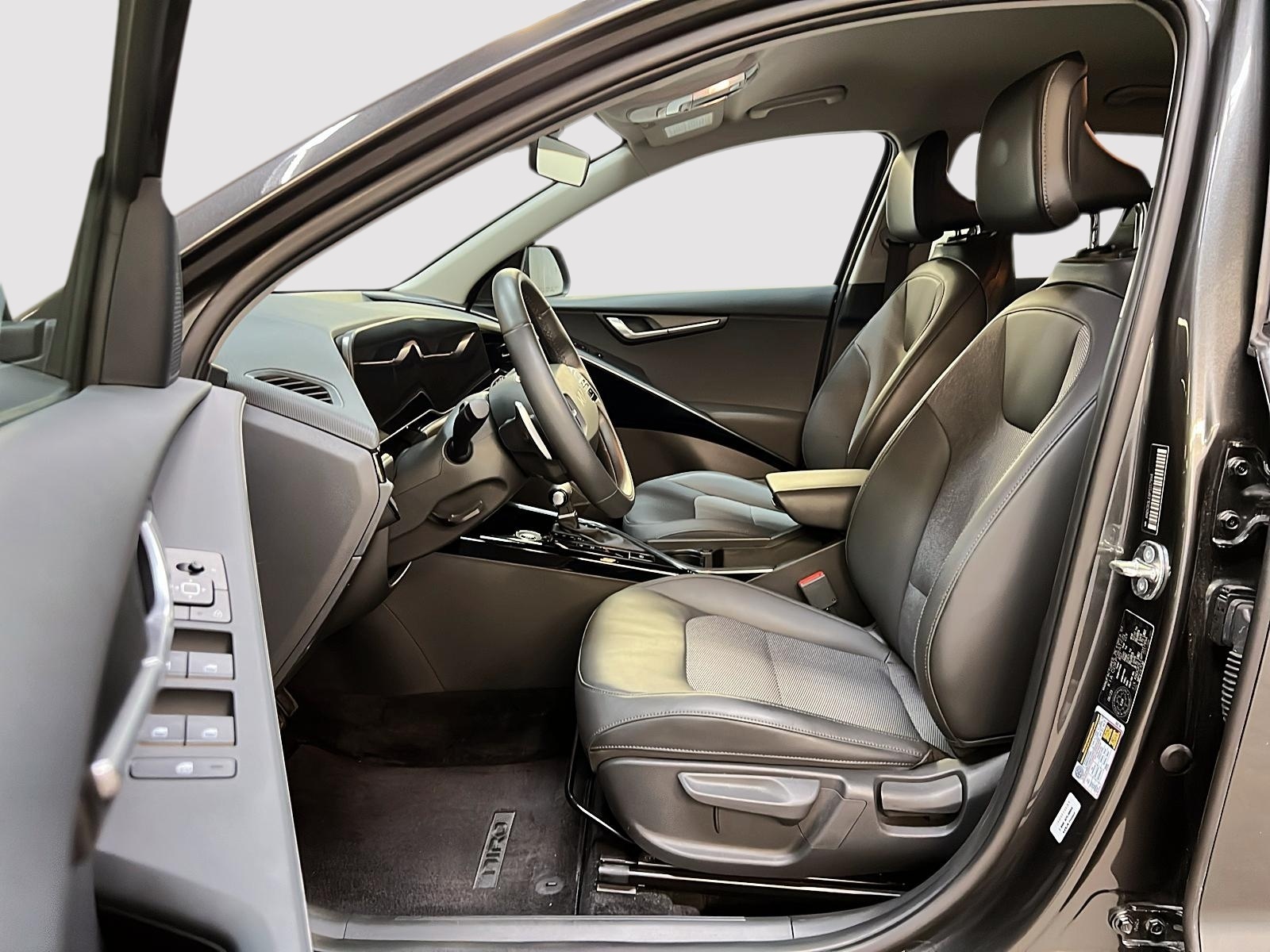 Kia Niro EX HYBRIDE NAV 2023 - image #7