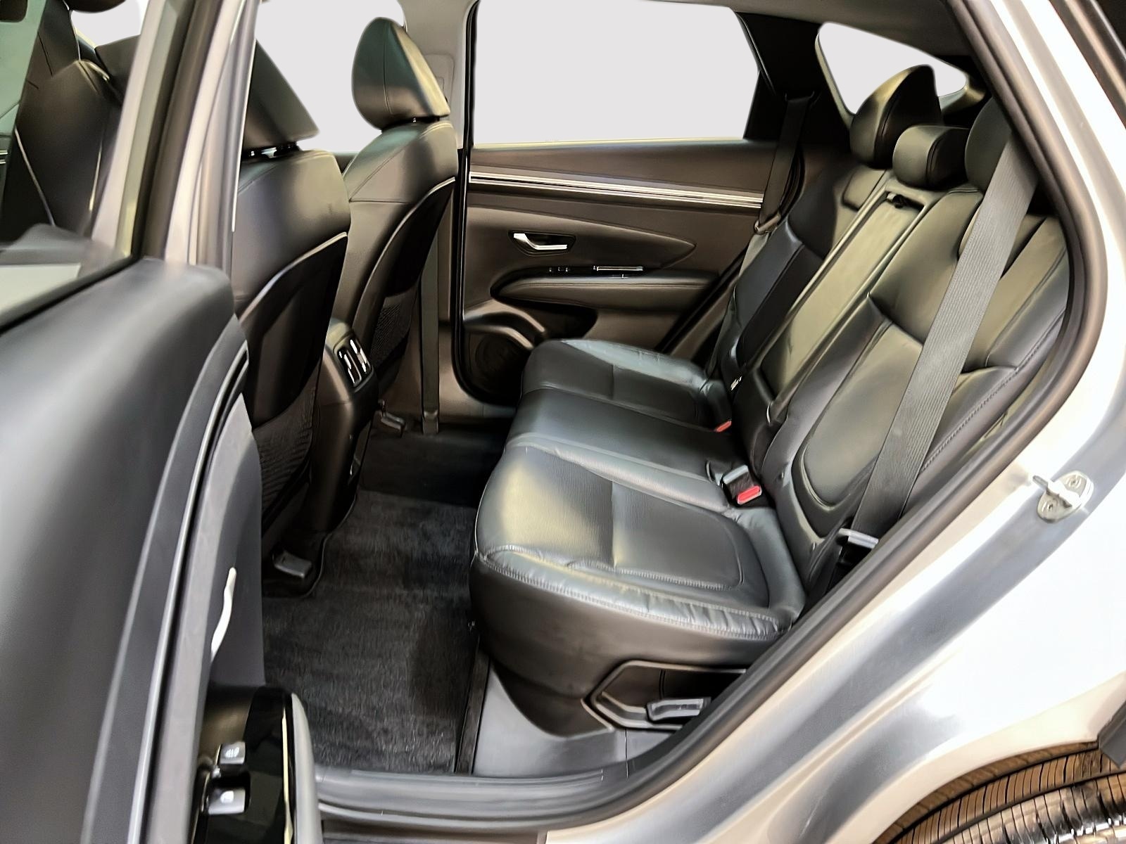 Hyundai Tucson ULTIMATE PLUG-IN CUIR TOIT PANO NAV 4RM 2022 - image #9