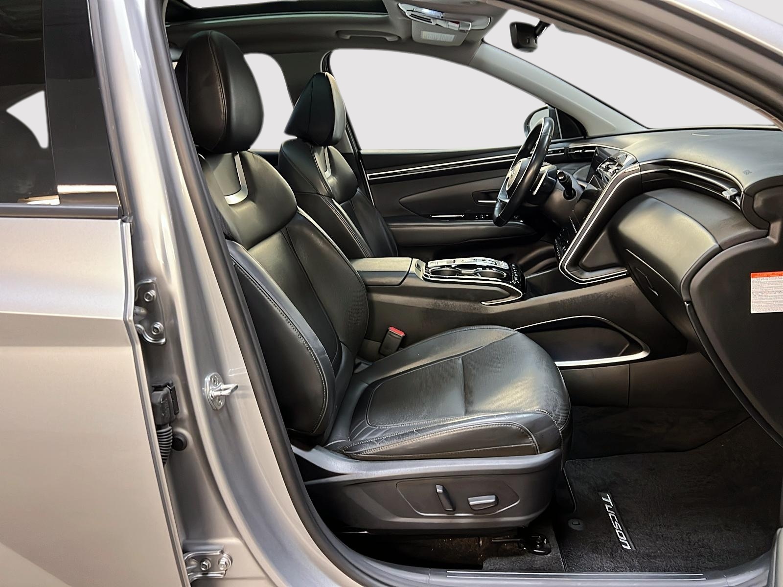 Hyundai Tucson ULTIMATE PLUG-IN CUIR TOIT PANO NAV 4RM 2022 - image #8