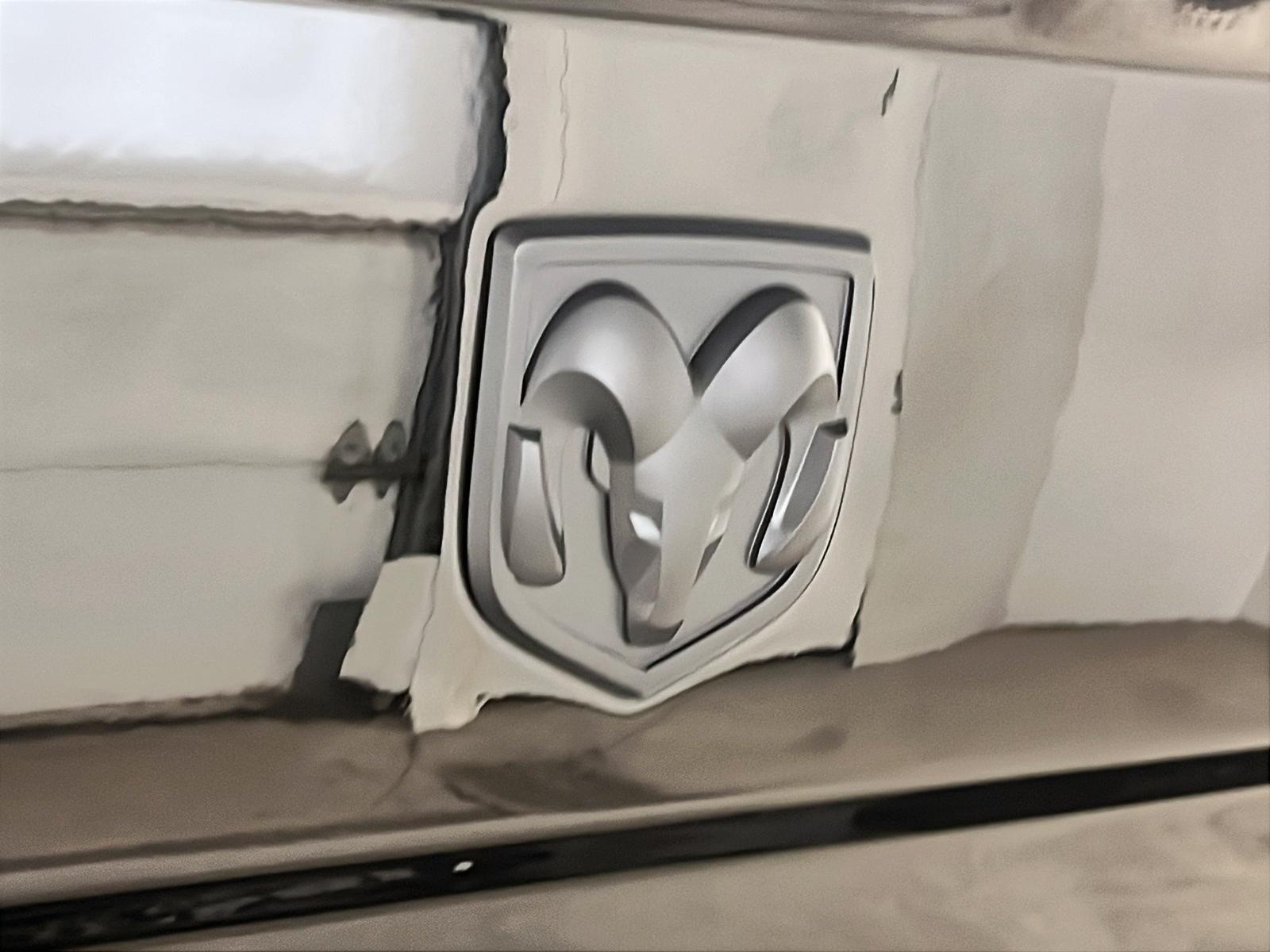 RAM 1500 Classic WARLOCK 5.7L CREW CAB 4X4 2023 - image #27