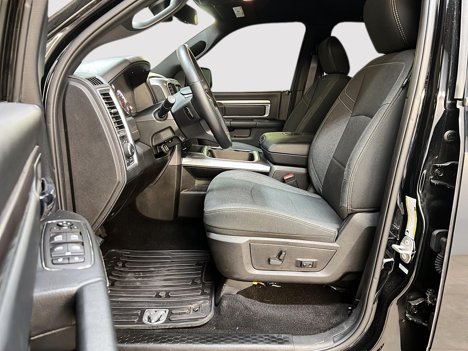 RAM 1500 Classic 2023 - Image #7