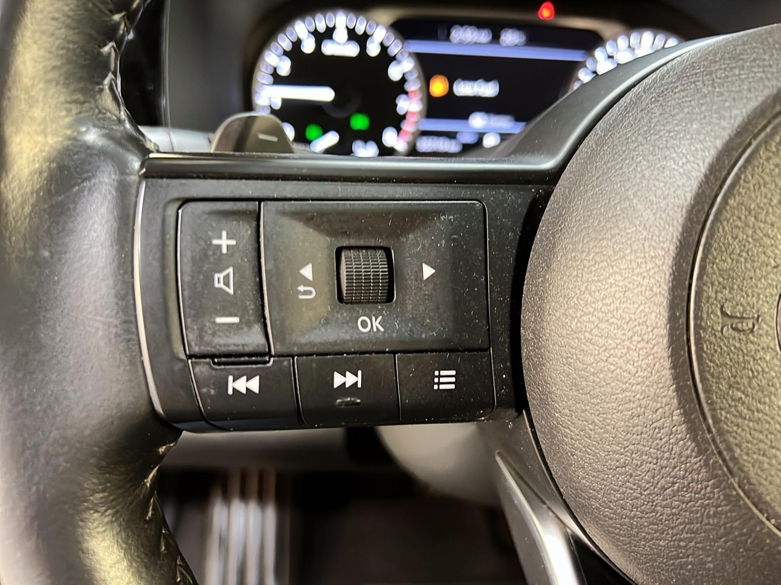 Nissan Pathfinder SV TOIT PANO 4RM 2024 - image #23