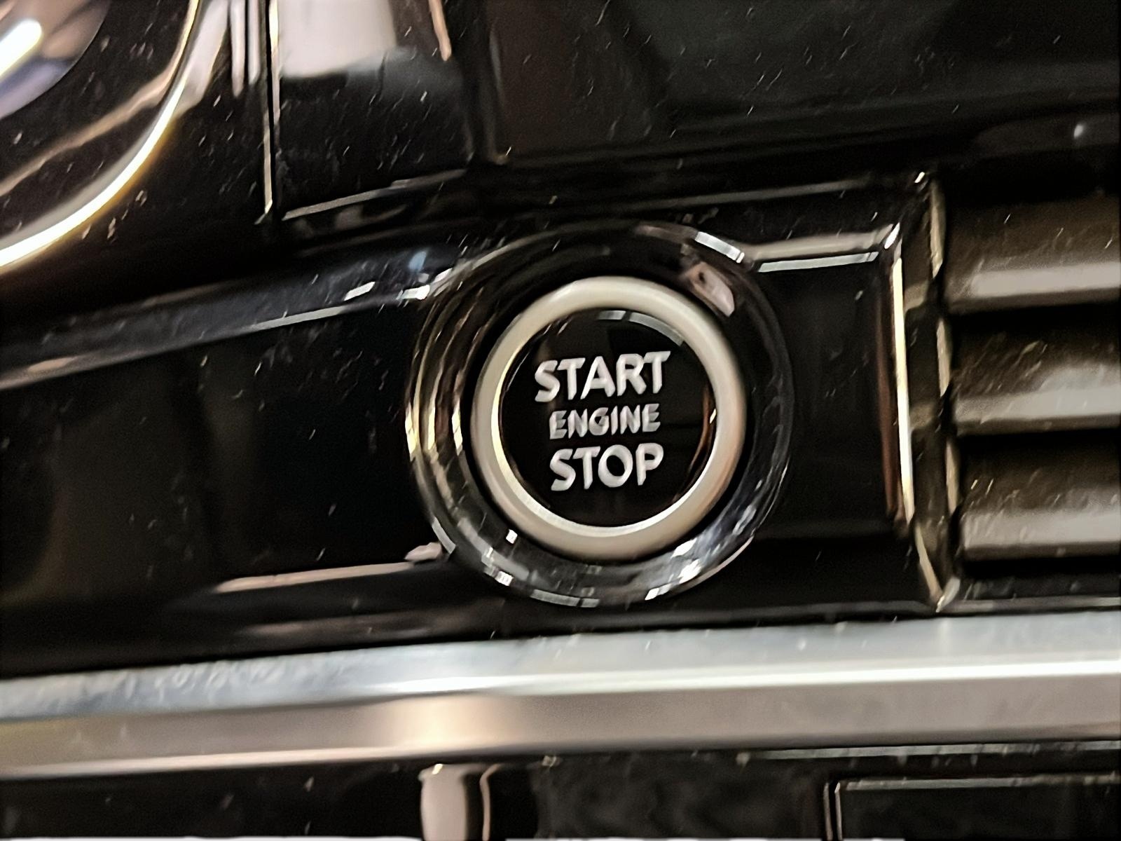 Nissan Pathfinder SV TOIT PANO 4RM 2024 - image #21