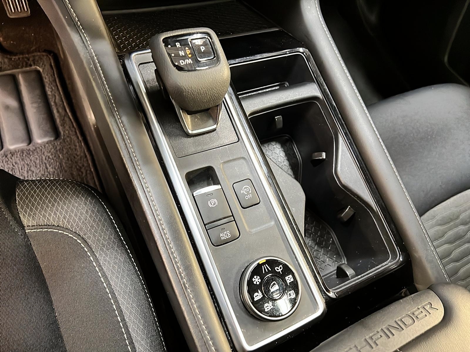 Nissan Pathfinder SV TOIT PANO 4RM 2024 - image #17