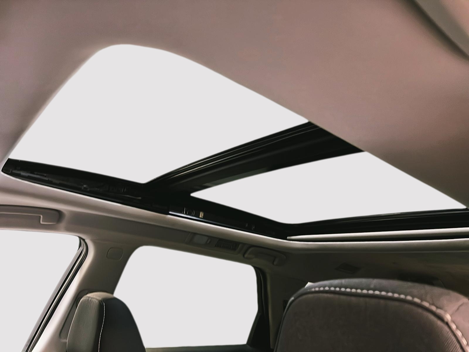 Nissan Pathfinder SV TOIT PANO 4RM 2024 - image #11