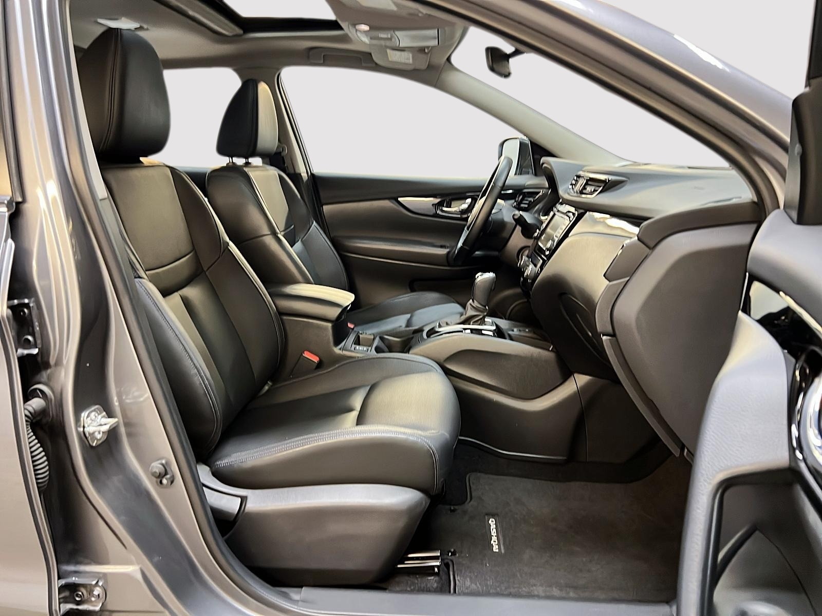 Nissan Qashqai SL CUIR TOIT NAV 4RM 2023 - image #8